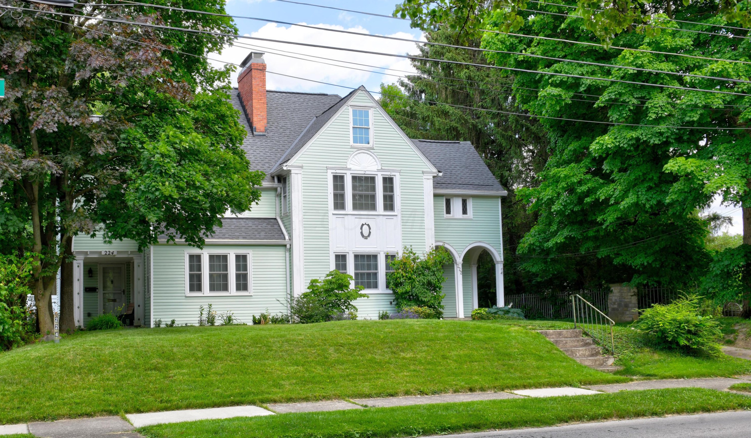 222 Woodland Ave, Columbus, OH 43203-1742