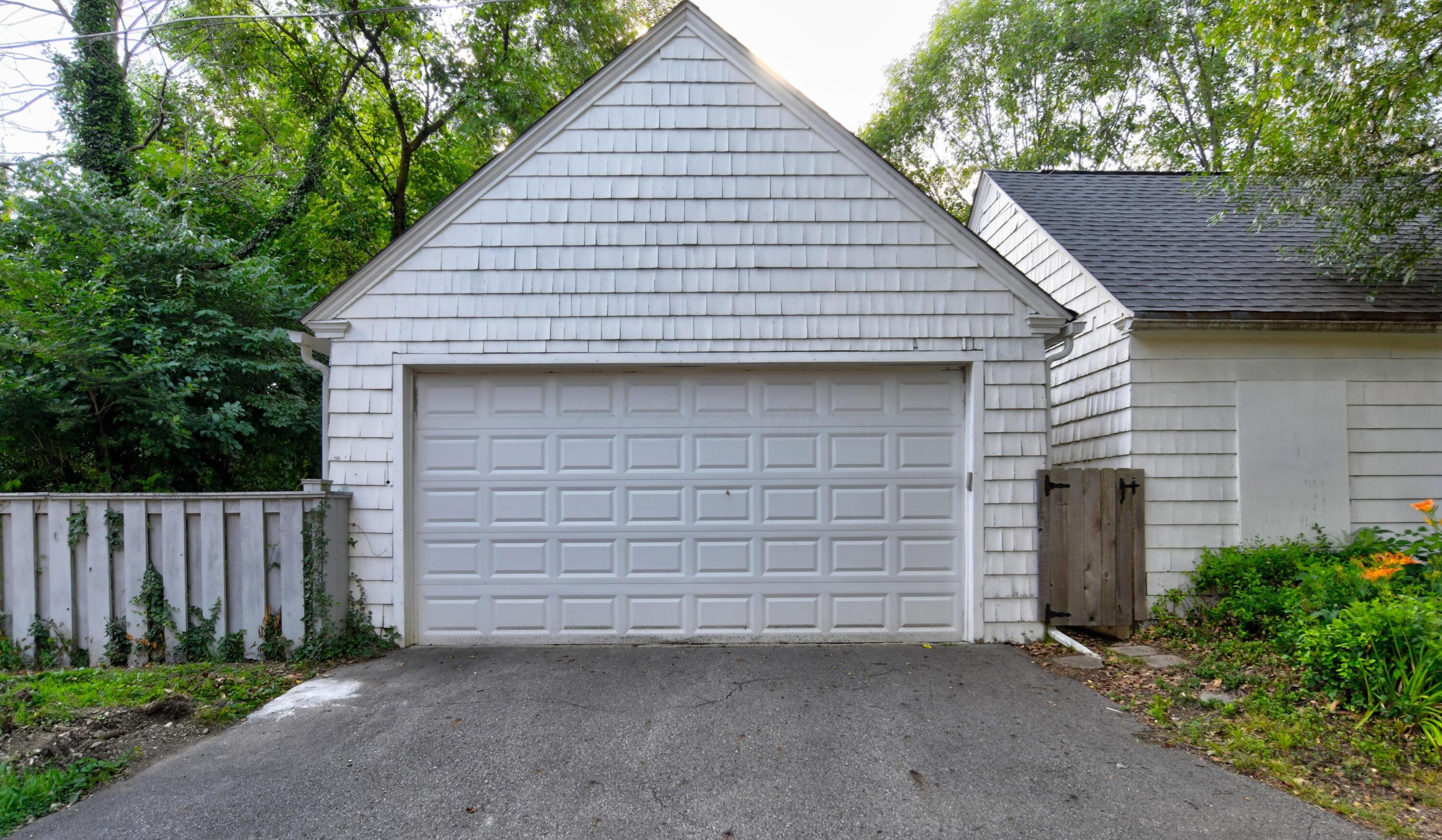 222 Woodland Ave, Columbus OH 43203-1742 exterior