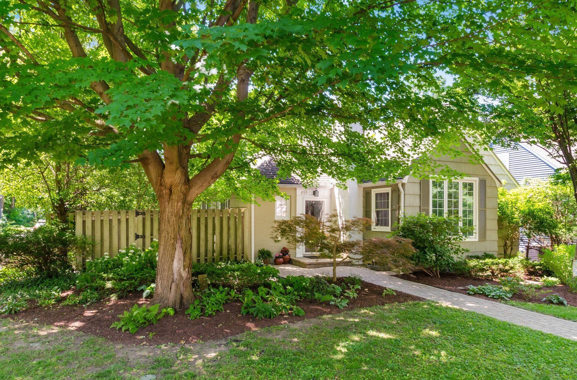 453 Fallis Rd, Columbus, OH 43214-3772