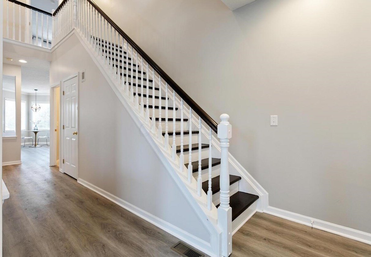 6497 Glass Dr, Westerville, OH 43081-8220