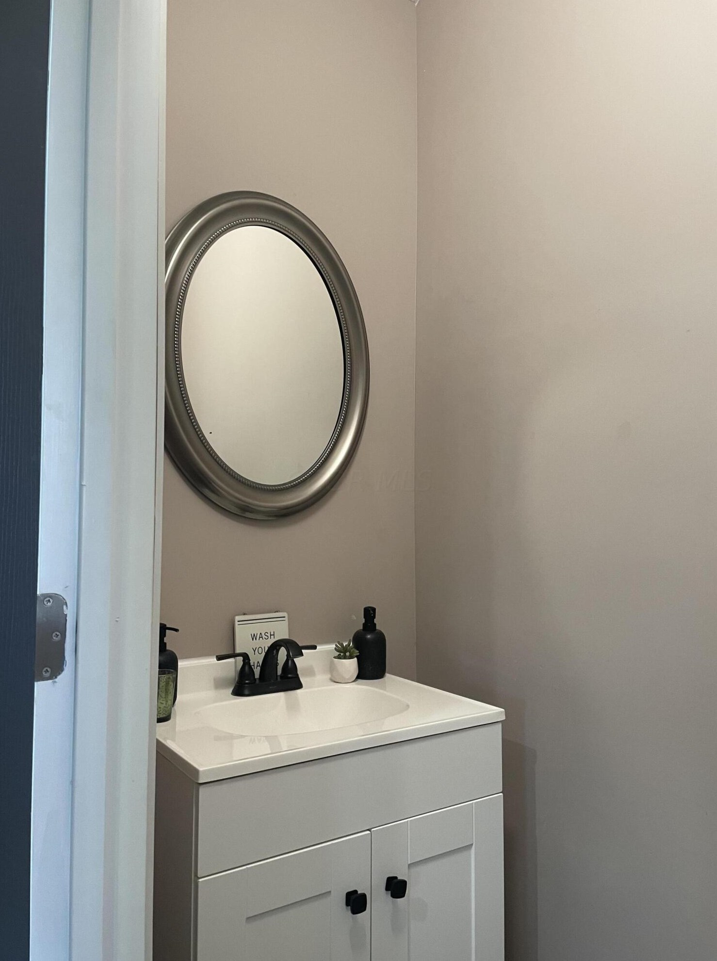 1390 Livingston Ave, Columbus OH 43209-2945 exterior