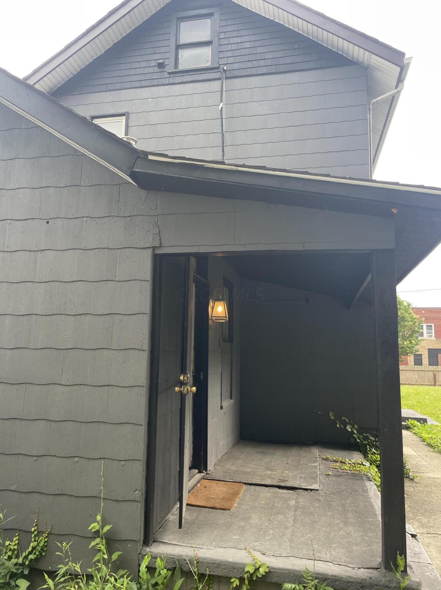 1390 Livingston Ave, Columbus OH 43209-2945 exterior