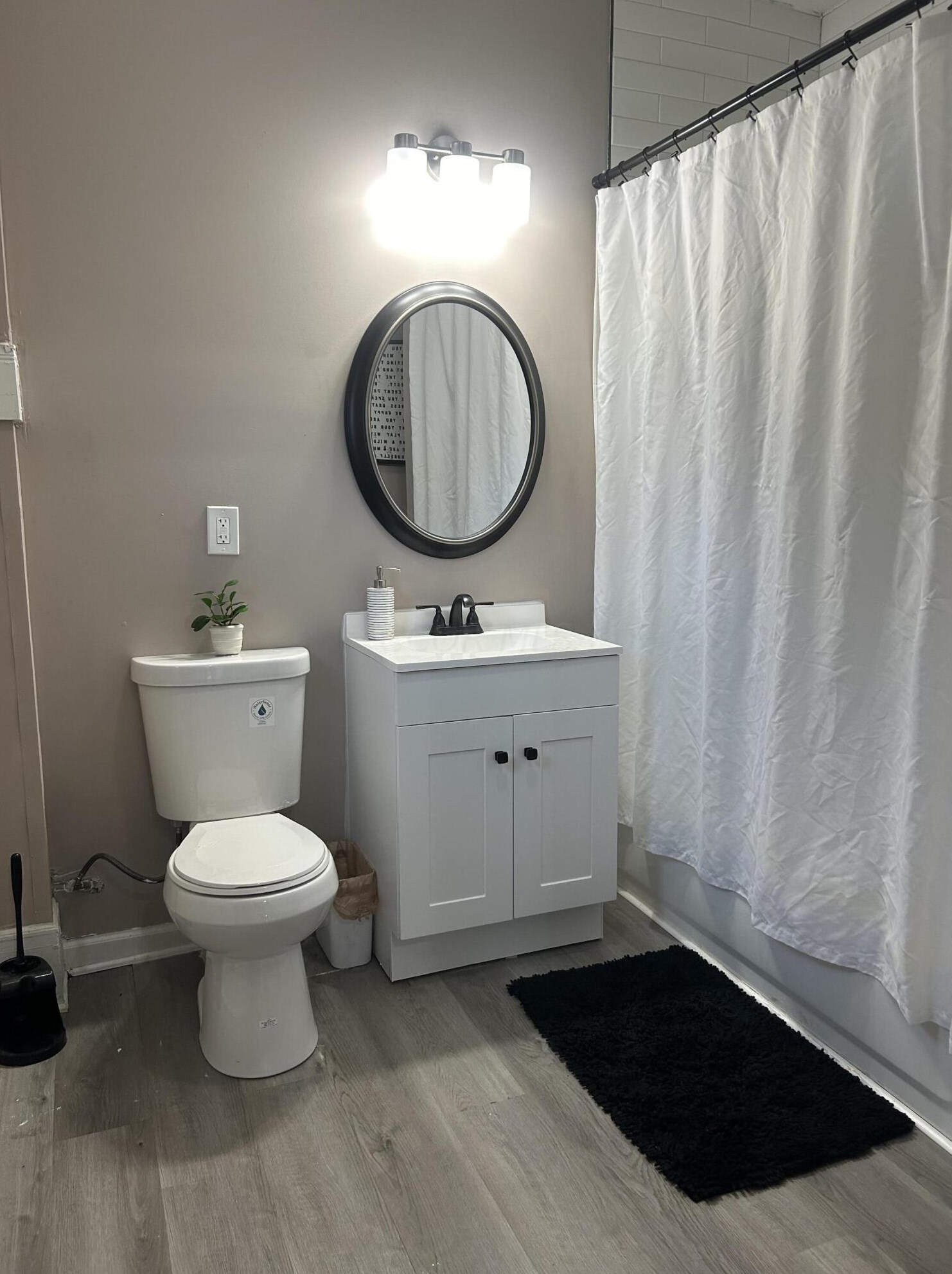 1390 Livingston Ave, Columbus OH 43209-2945 exterior