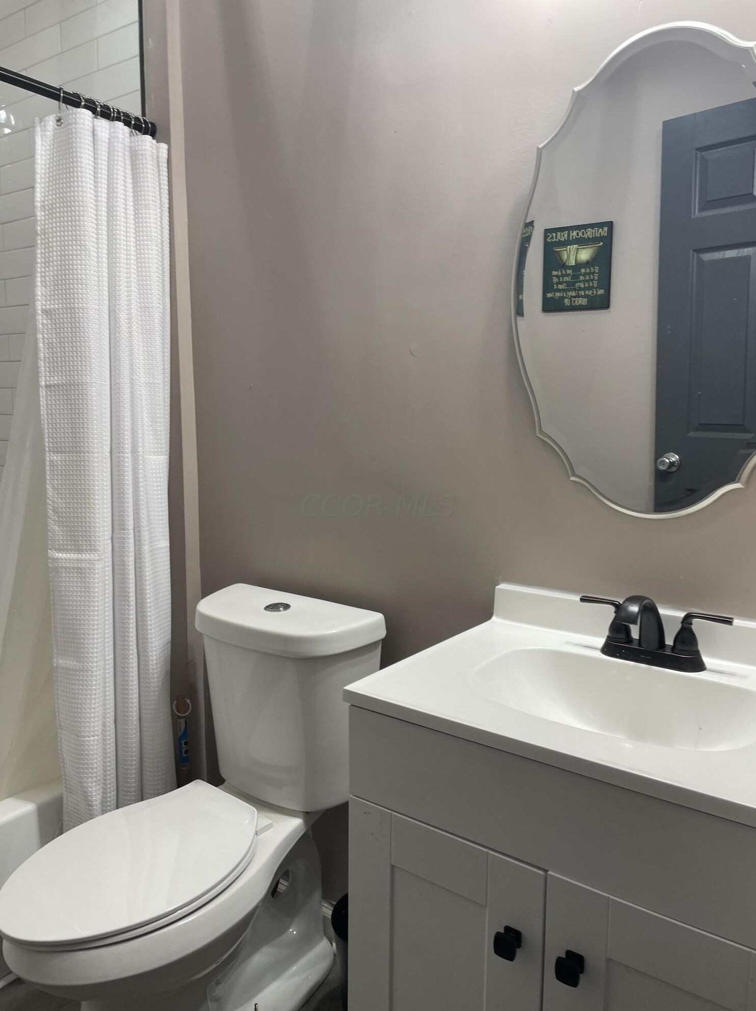 1390 Livingston Ave, Columbus OH 43209-2945 exterior