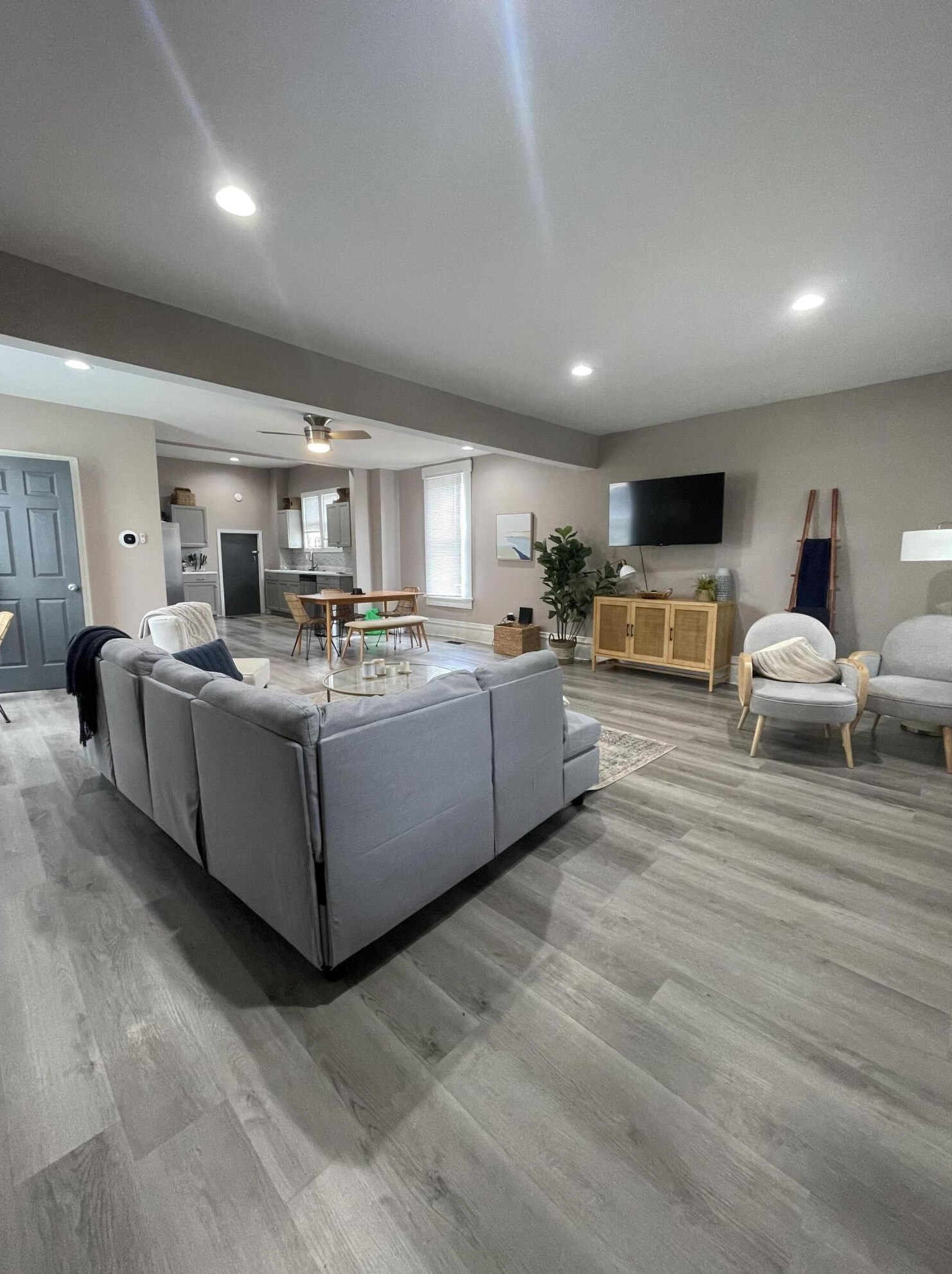 1390 Livingston Ave, Columbus OH 43209-2945 exterior