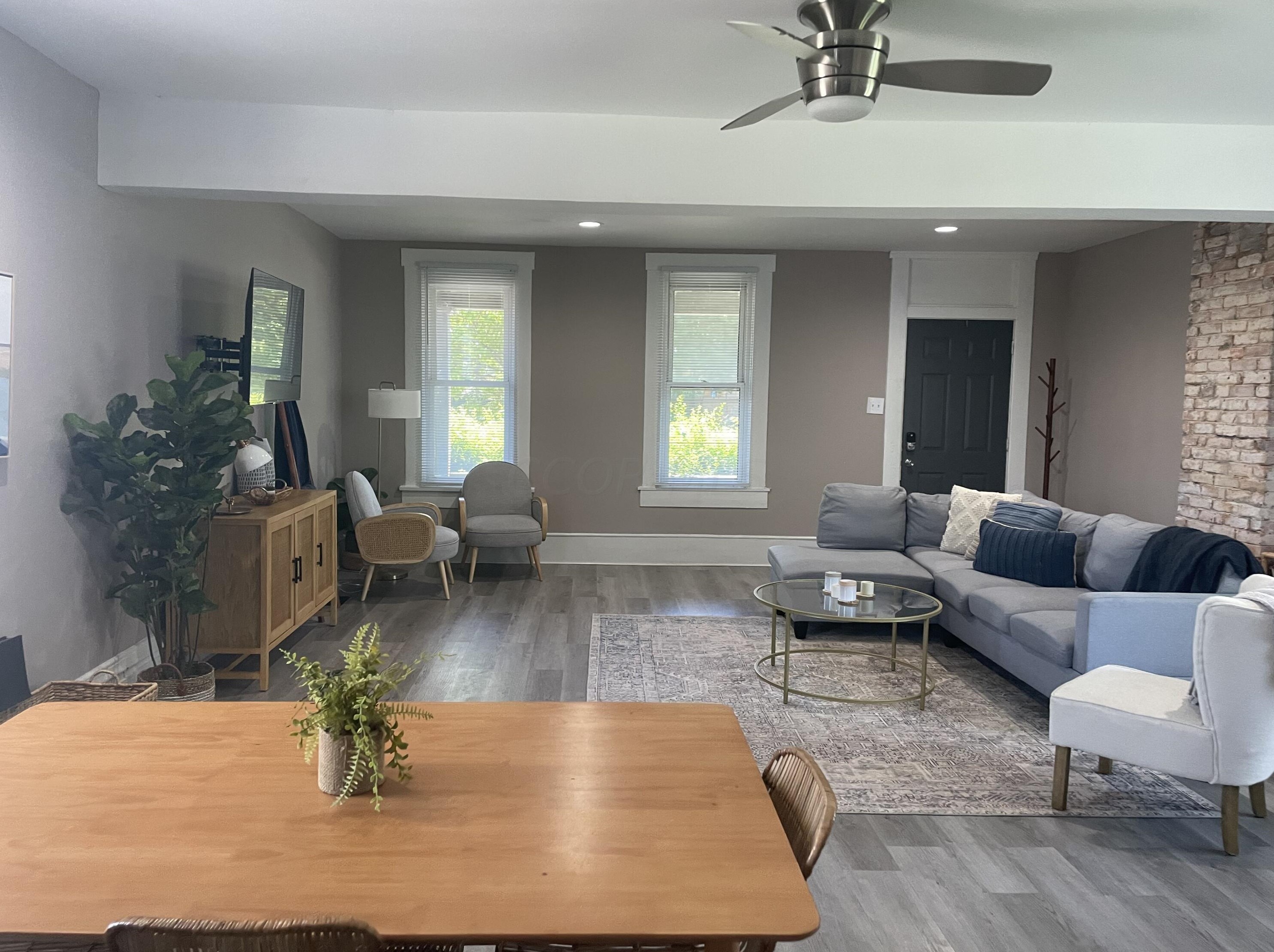 1390 Livingston Ave, Columbus OH 43209-2945 exterior