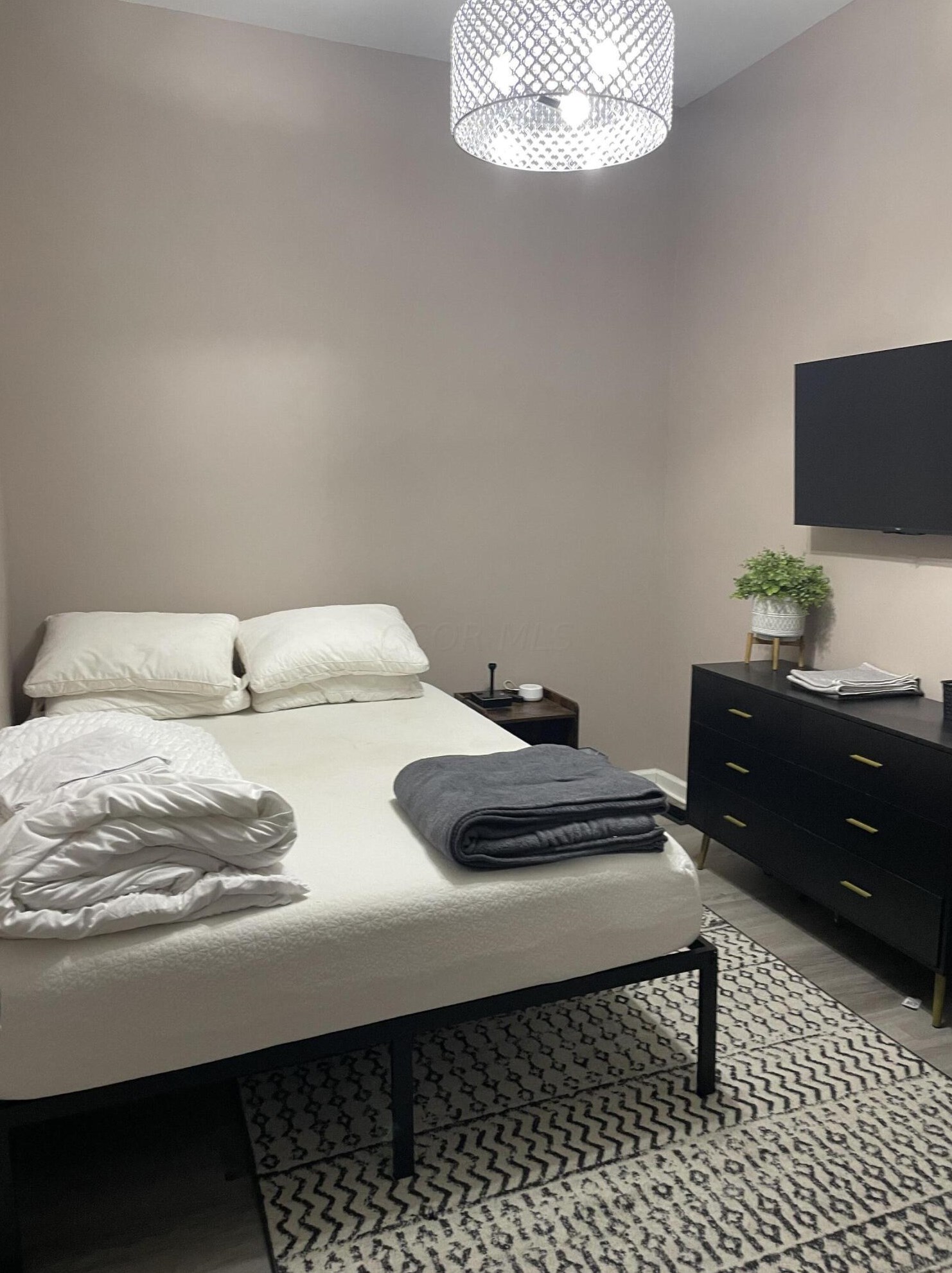 1390 Livingston Ave, Columbus OH 43209-2945 exterior