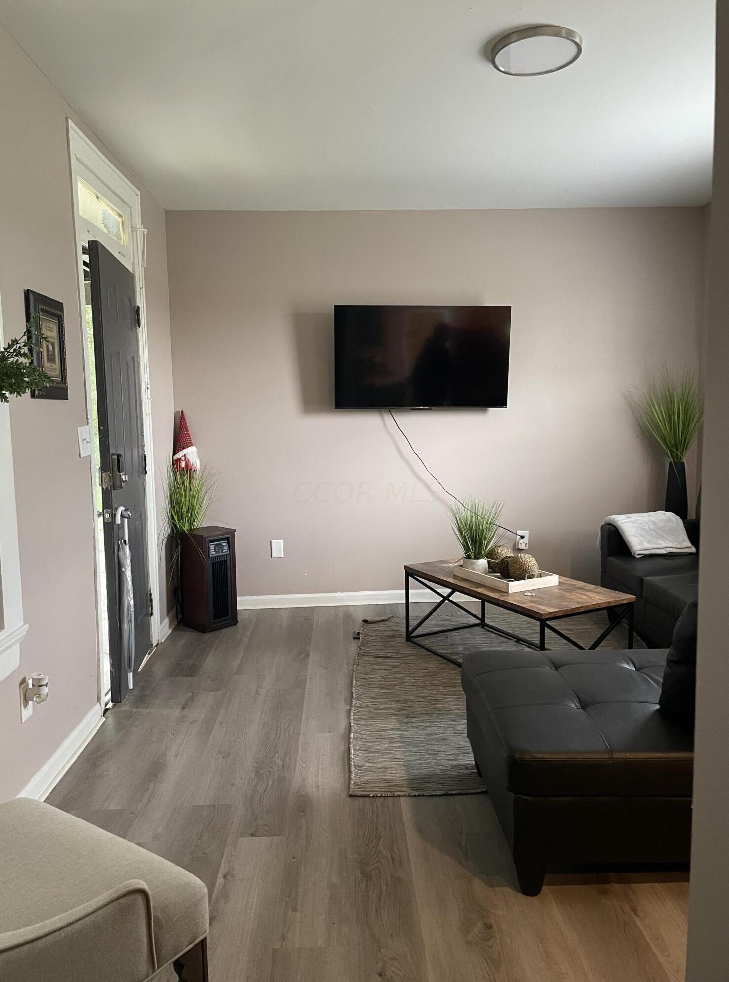 1390 Livingston Ave, Columbus OH 43209-2945 exterior