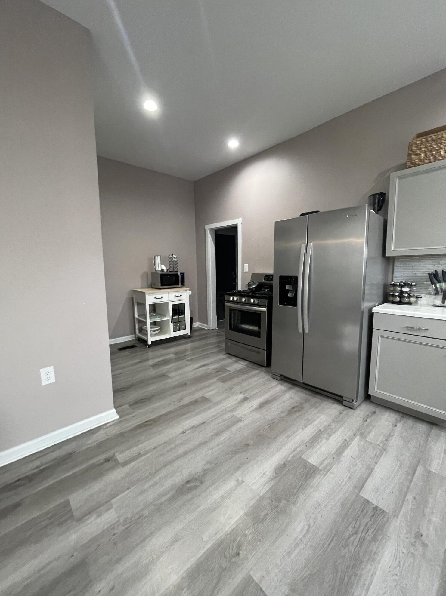 1390 Livingston Ave, Columbus OH 43209-2945 exterior