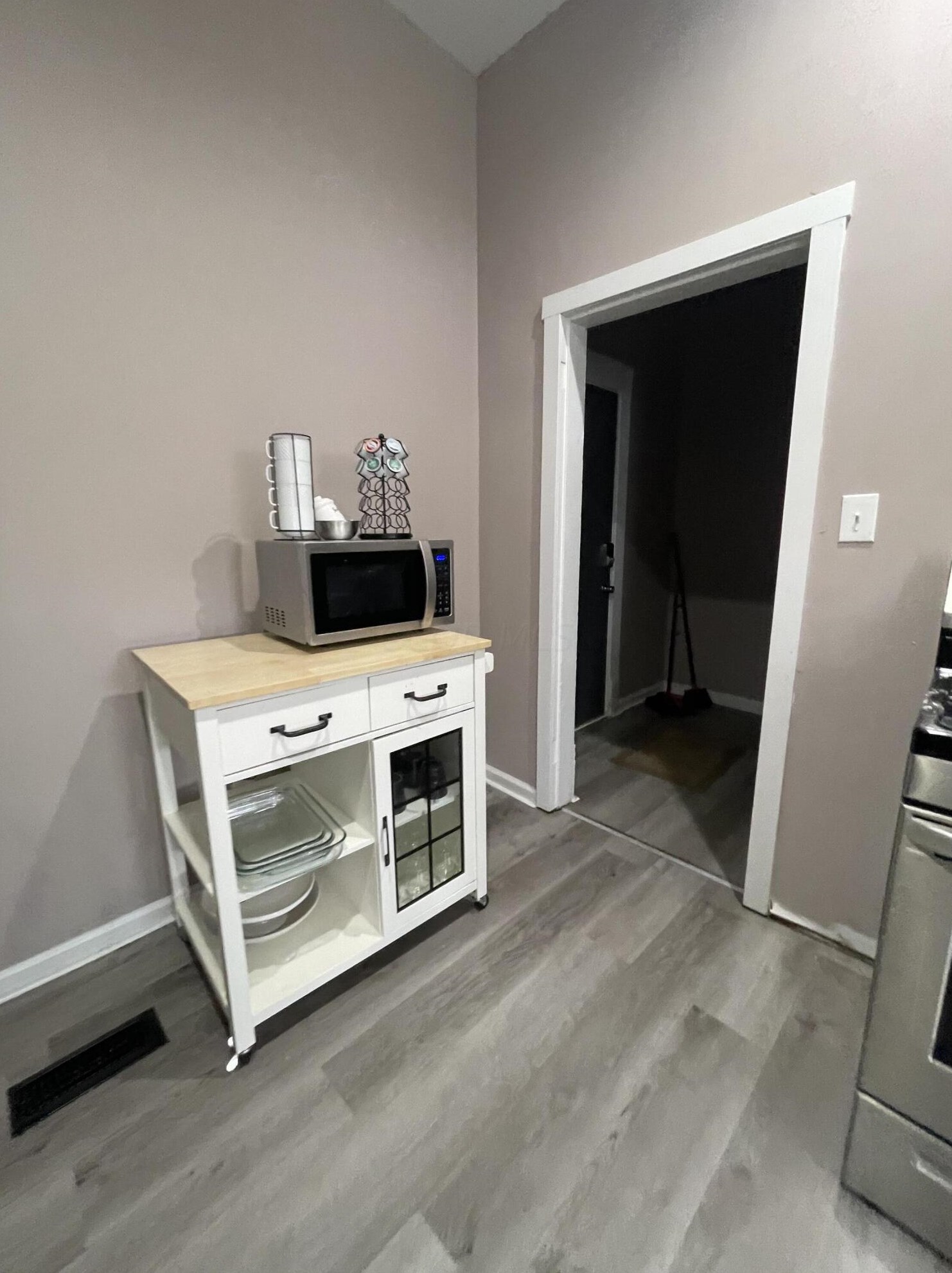 1390 Livingston Ave, Columbus OH 43209-2945 exterior