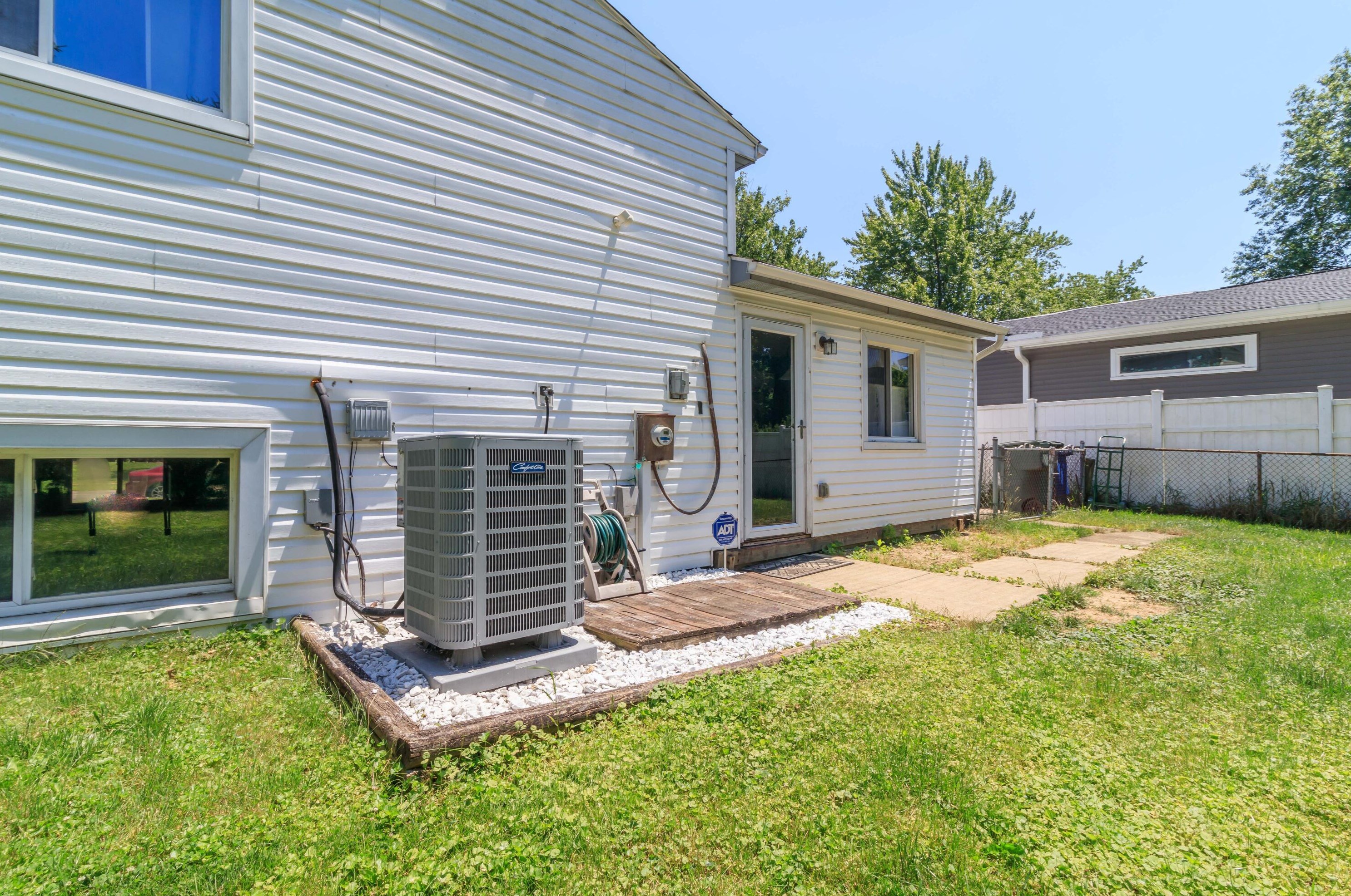 3519 Meldrake St, Columbus OH  43230-1623 exterior