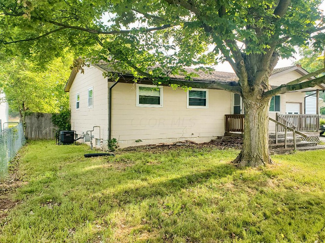 5572 Newport Ct, Columbus, OH 43232-6321