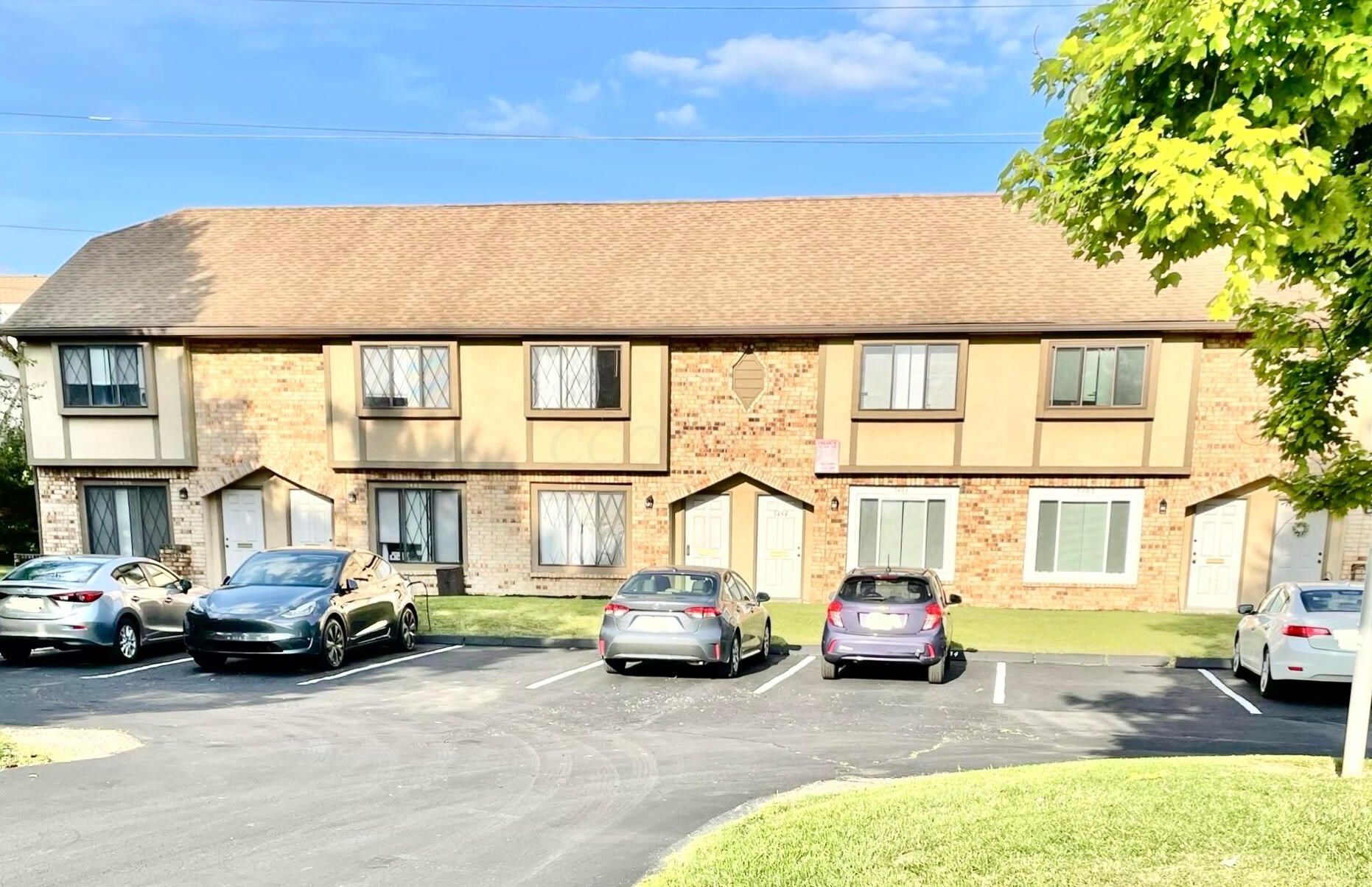 5480-5490 Kenneylane Blvd, Columbus, OH 43235-3249