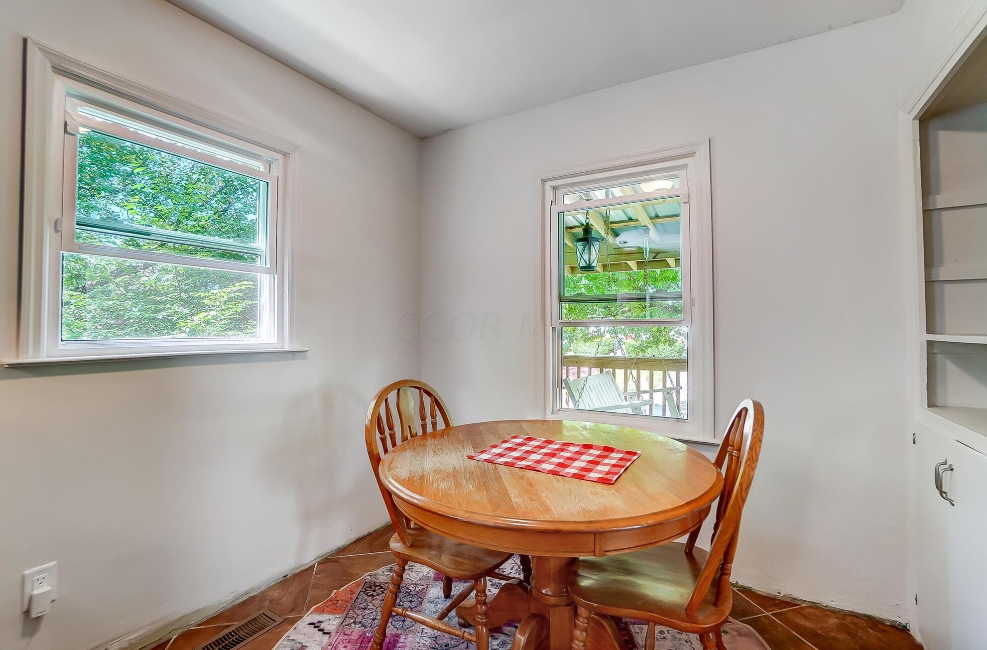 106 Demorest Rd, Columbus OH  43204-1042 exterior