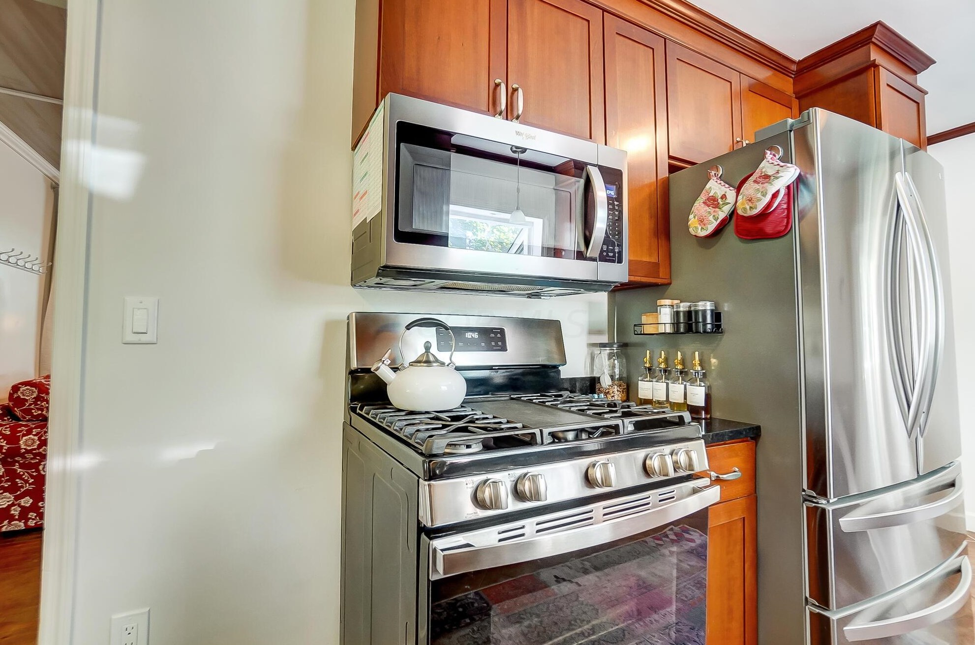 106 Demorest Rd, Columbus OH  43204-1042 exterior