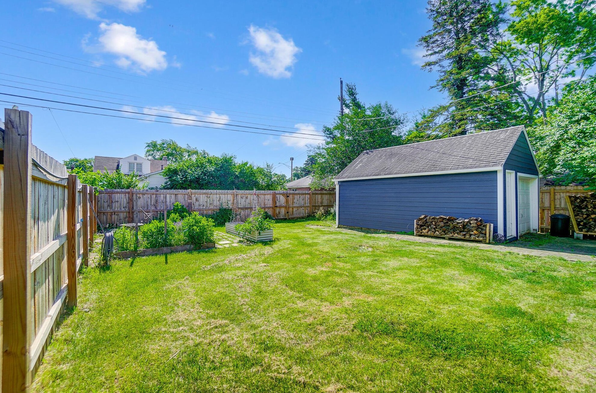 106 Demorest Rd, Columbus OH  43204-1042 exterior