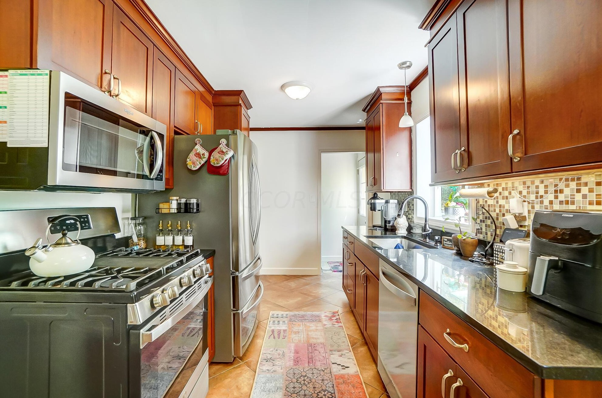 106 Demorest Rd, Columbus OH  43204-1042 exterior