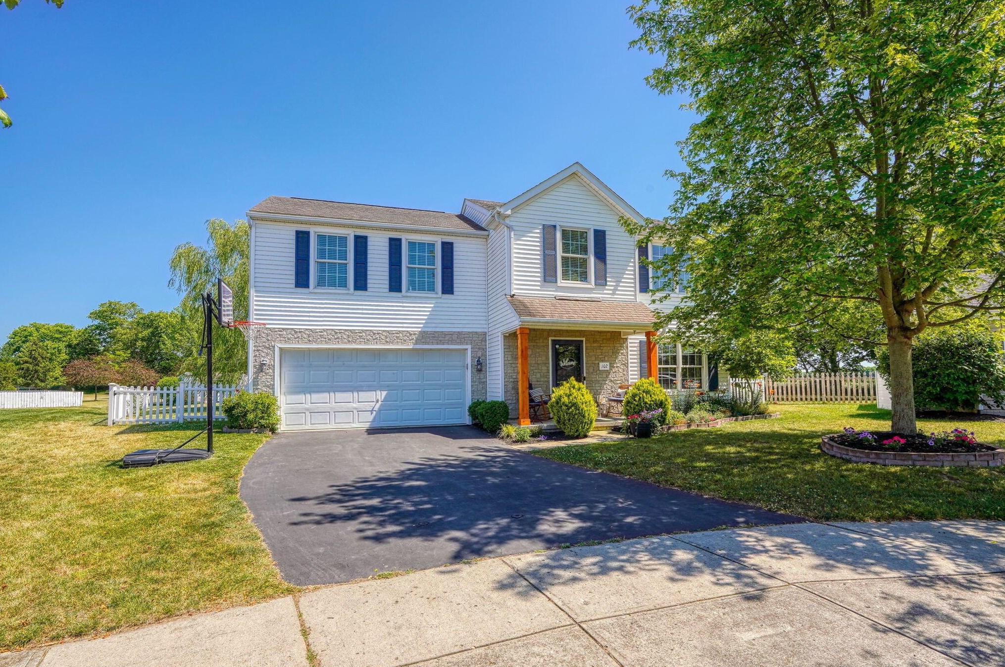 102 Richard Ave, Ashville, OH 43103-9002