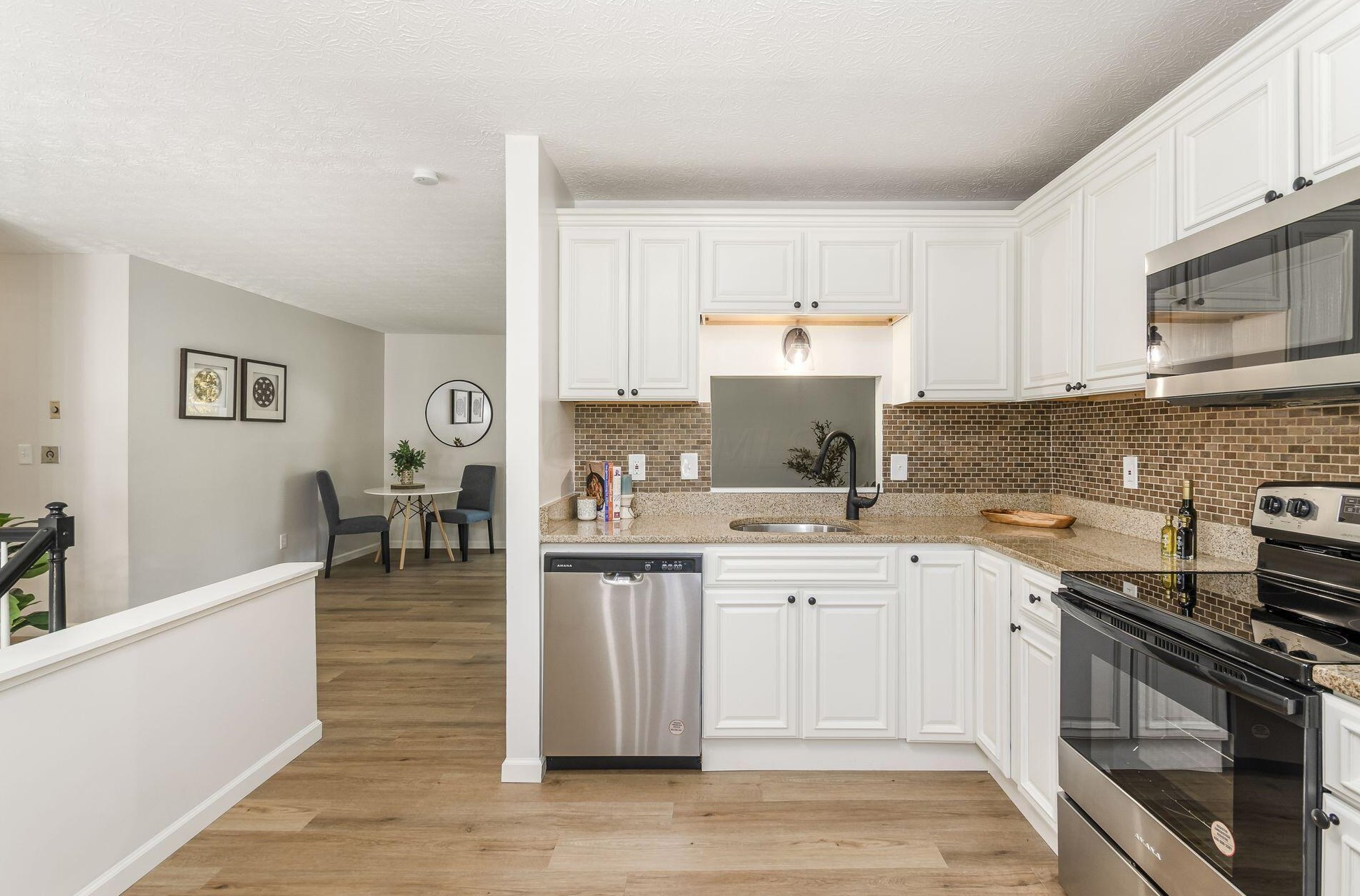 1163 Crater Lk Ln, Columbus OH  43085-1504 exterior