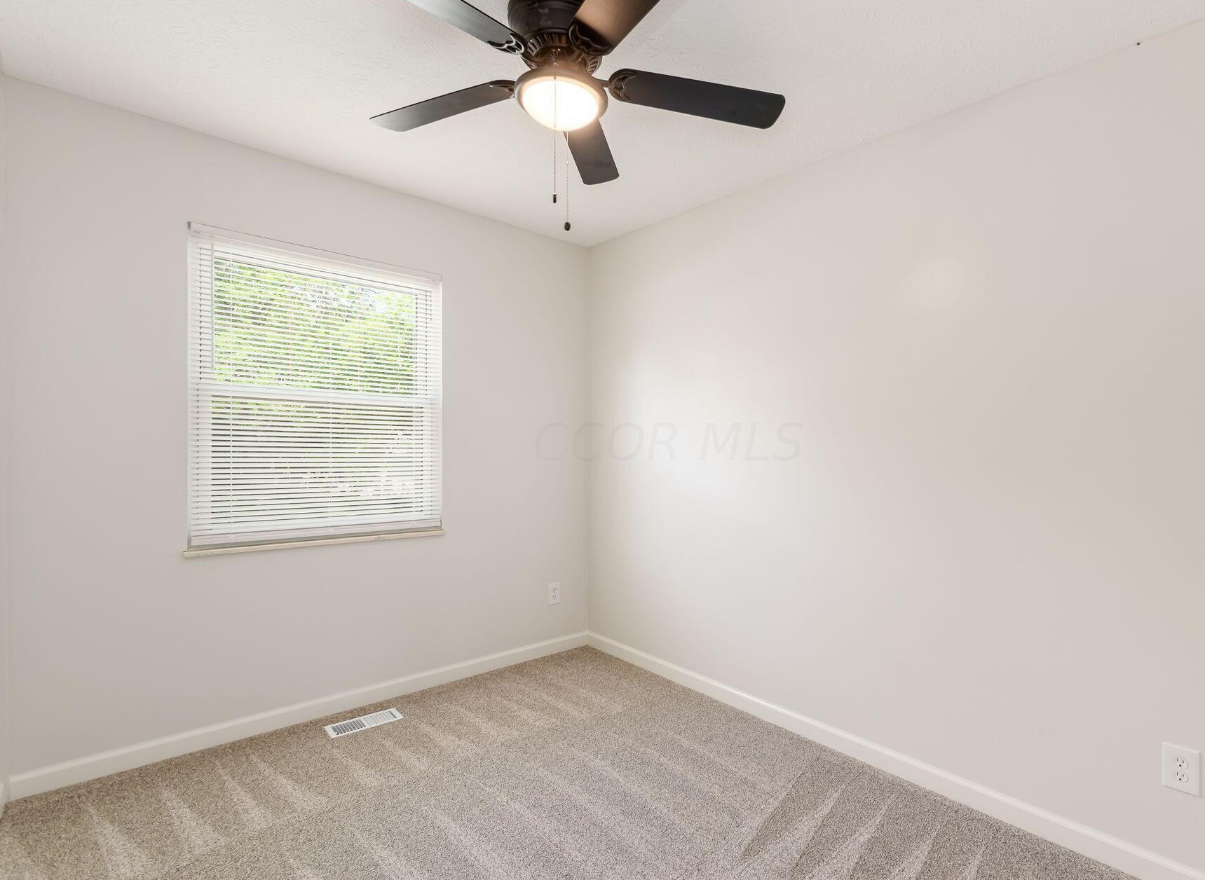 1163 Crater Lk Ln, Columbus OH  43085-1504 exterior