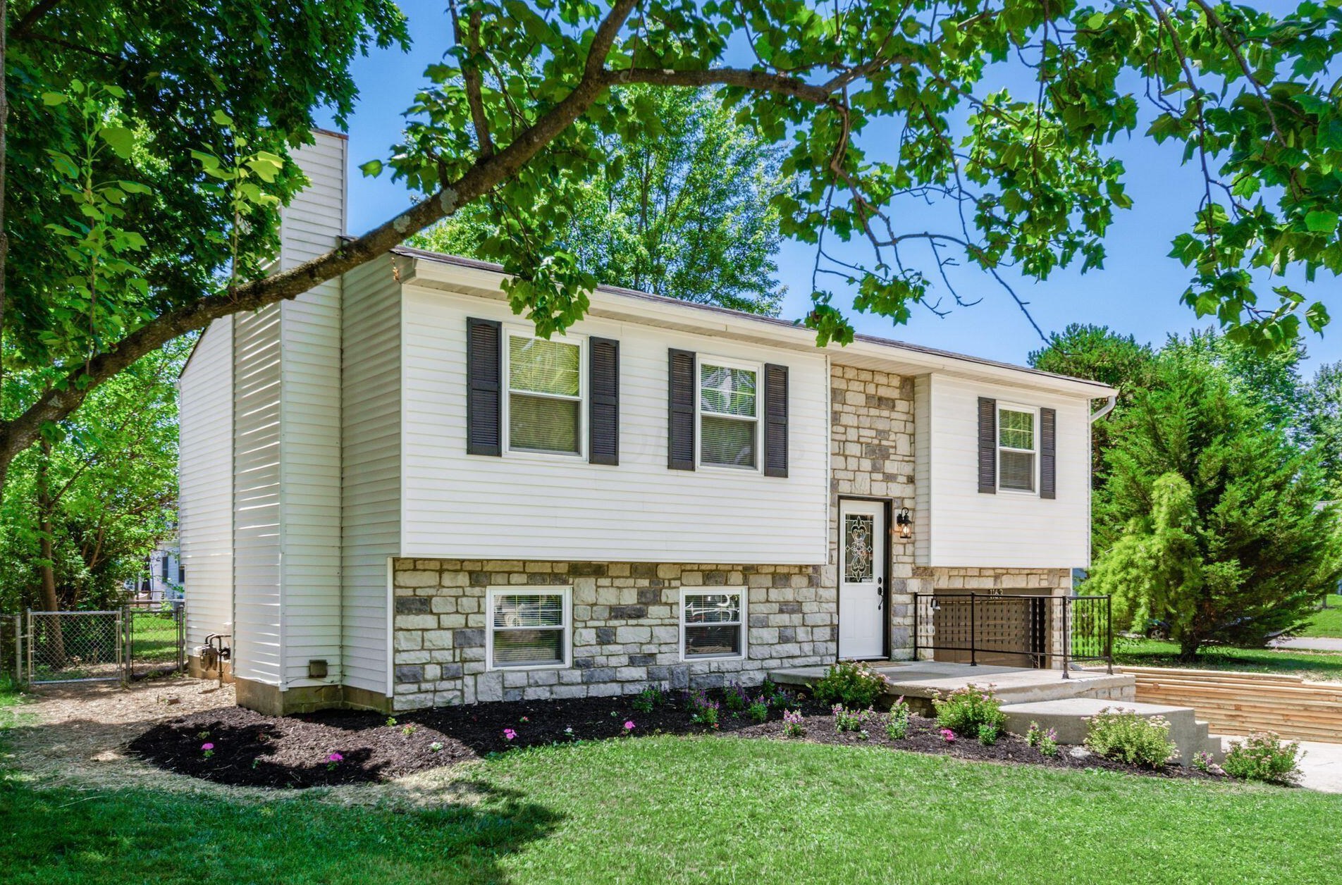 1163 Crater Lake Ln, Columbus, OH 43085-1503