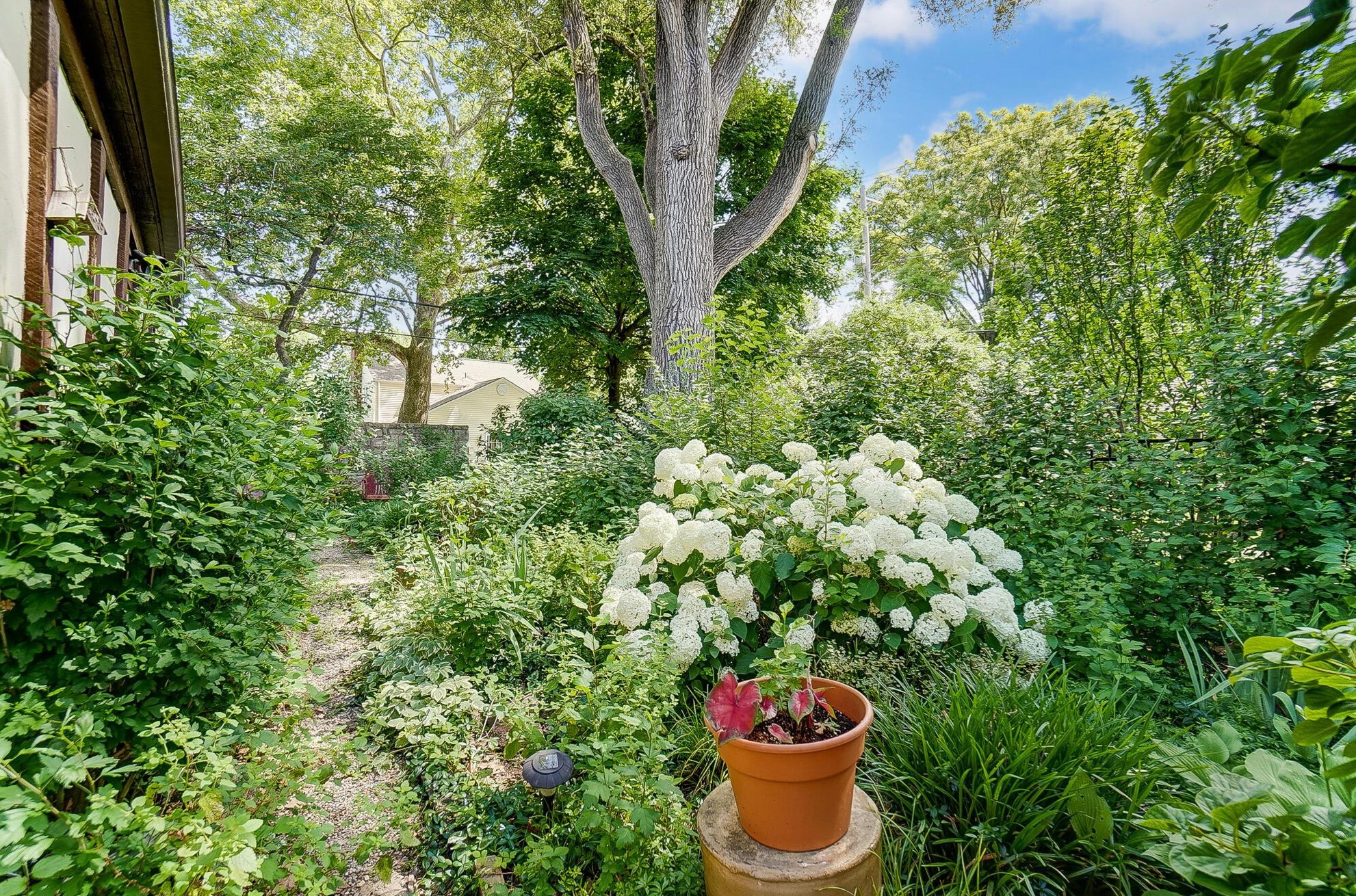 1496 Essex Rd, Columbus OH  43221-3845 exterior