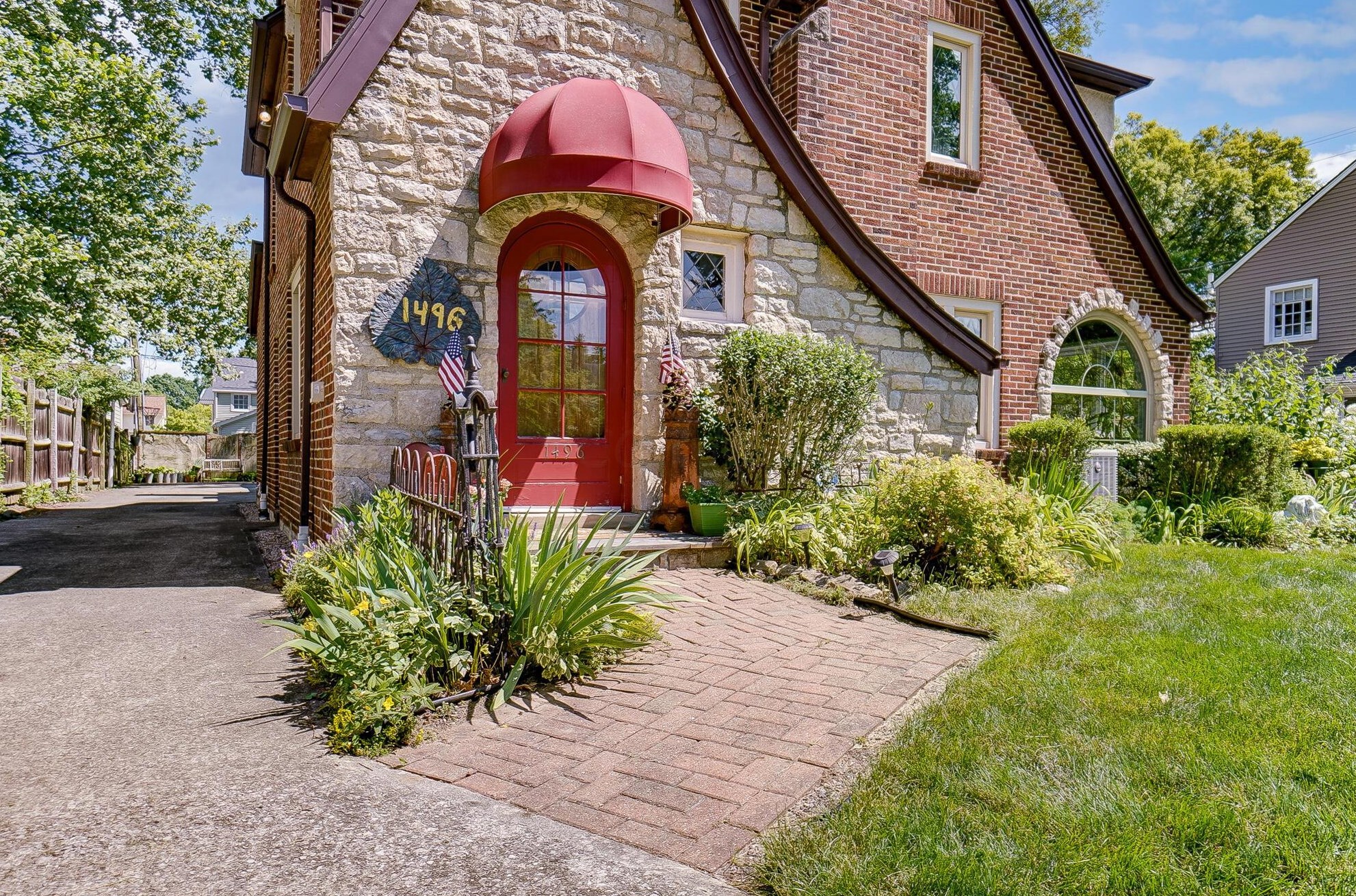 1496 Essex Rd, Columbus OH  43221-3841 exterior