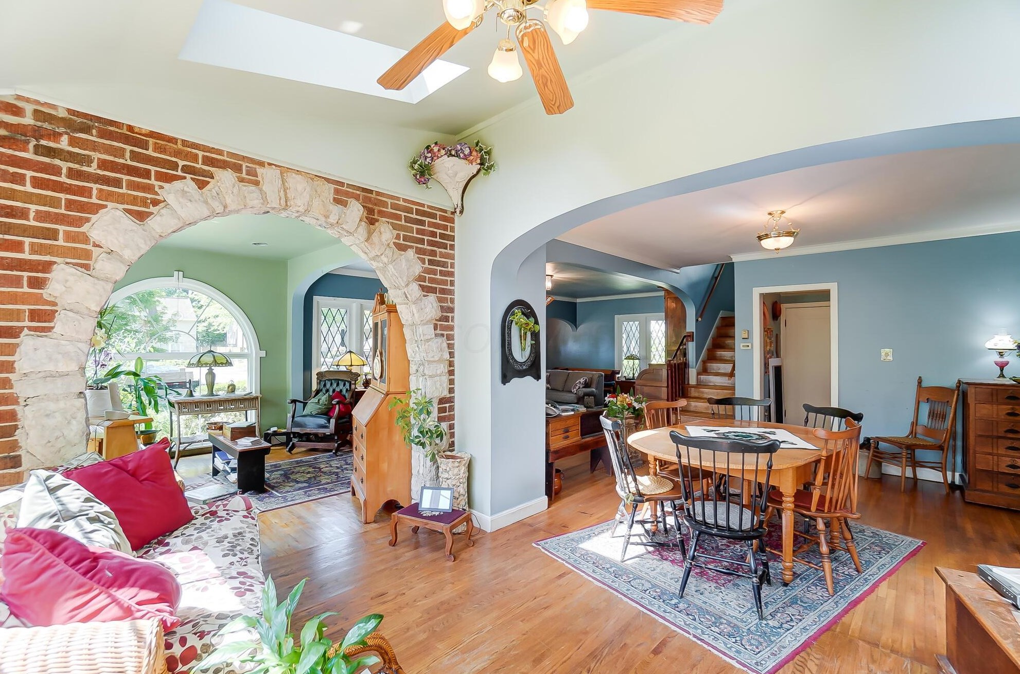 1496 Essex Rd, Columbus OH  43221-3845 exterior