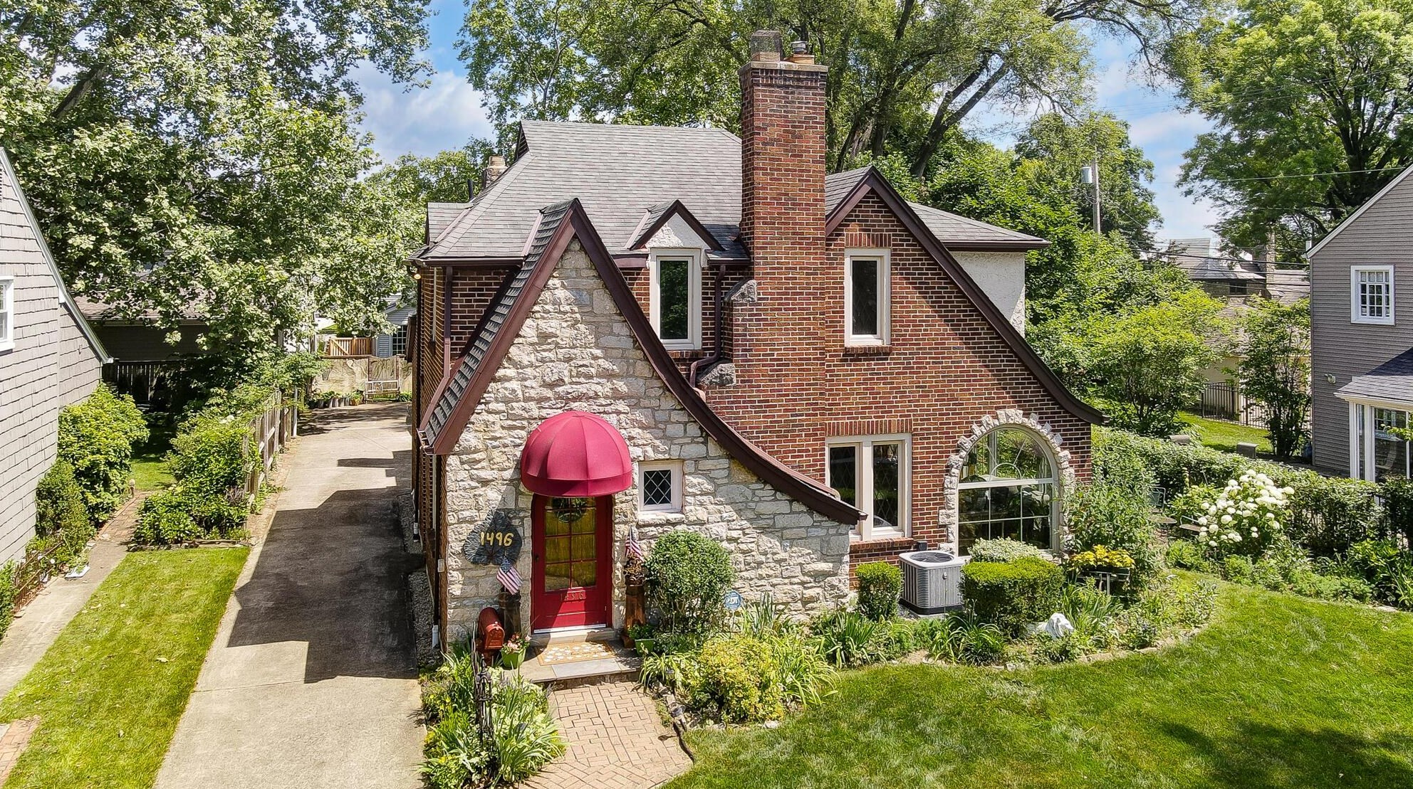 1496 Essex Rd, Columbus, OH 43221-3841