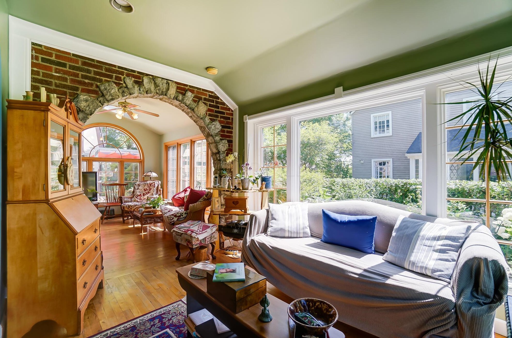 1496 Essex Rd, Columbus OH  43221-3845 exterior