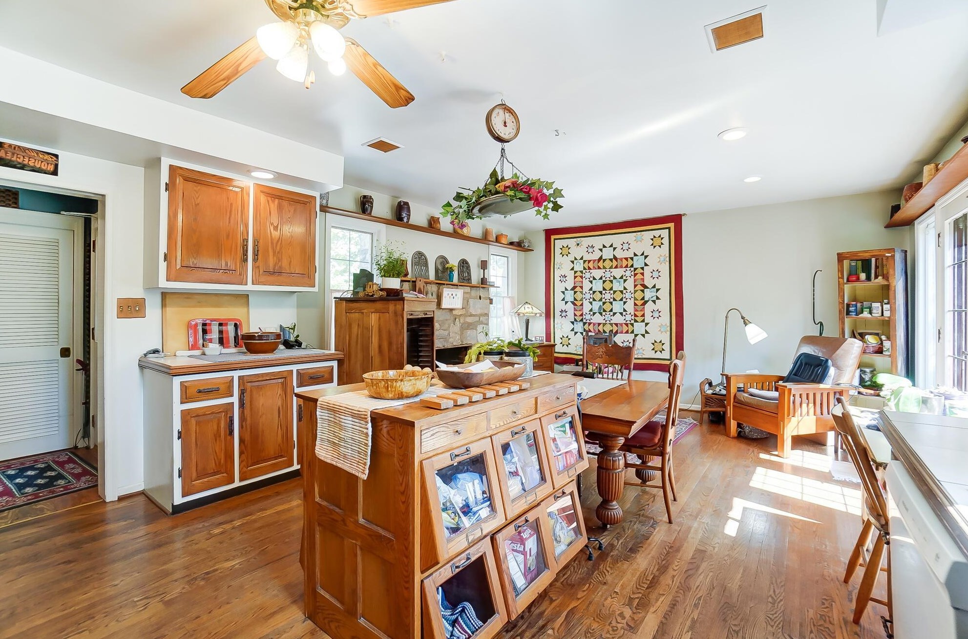 1496 Essex Rd, Columbus OH  43221-3845 exterior