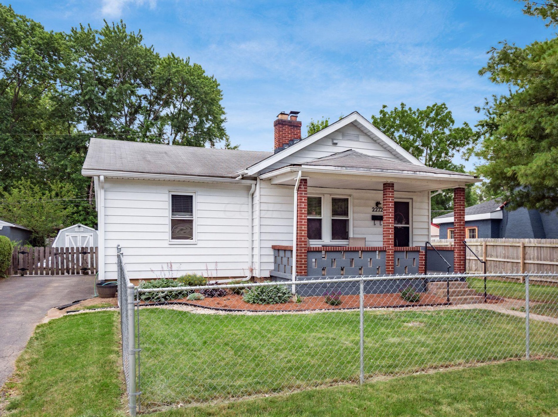 2272 Grasmere Ave, Columbus OH  43211-2010 exterior