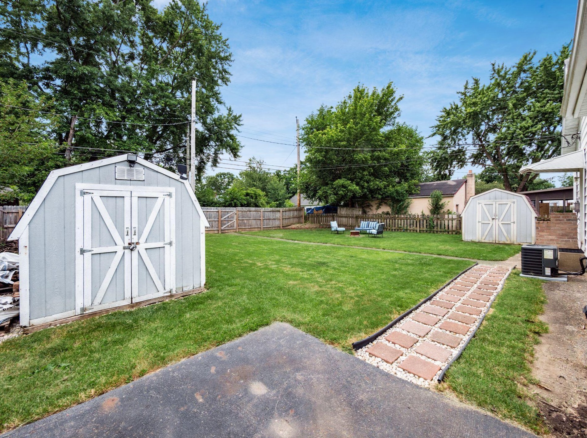 2272 Grasmere Ave, Columbus OH  43211-2010 exterior