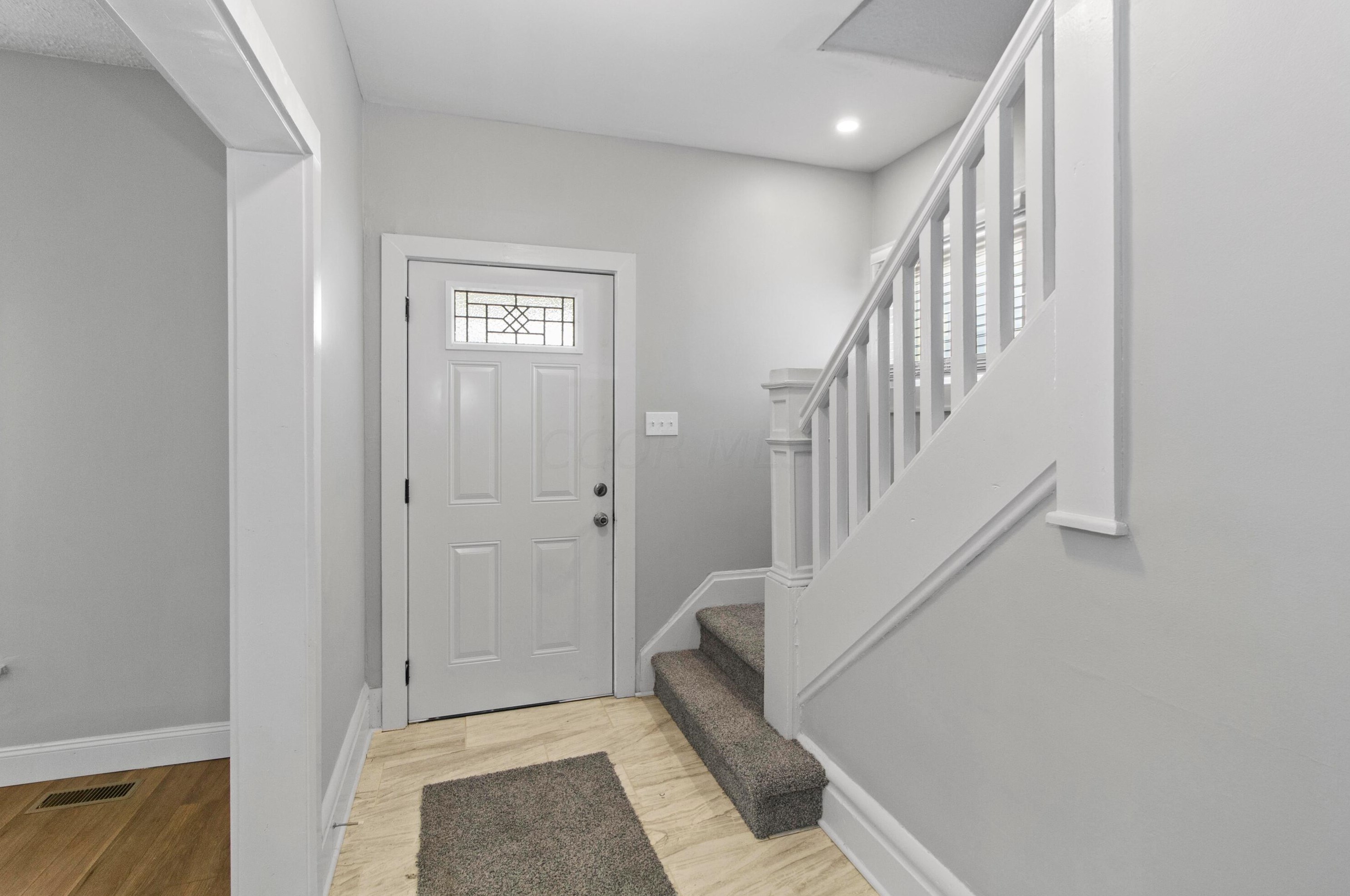 1482 Minnesota Ave, Columbus OH  43211-1443 exterior