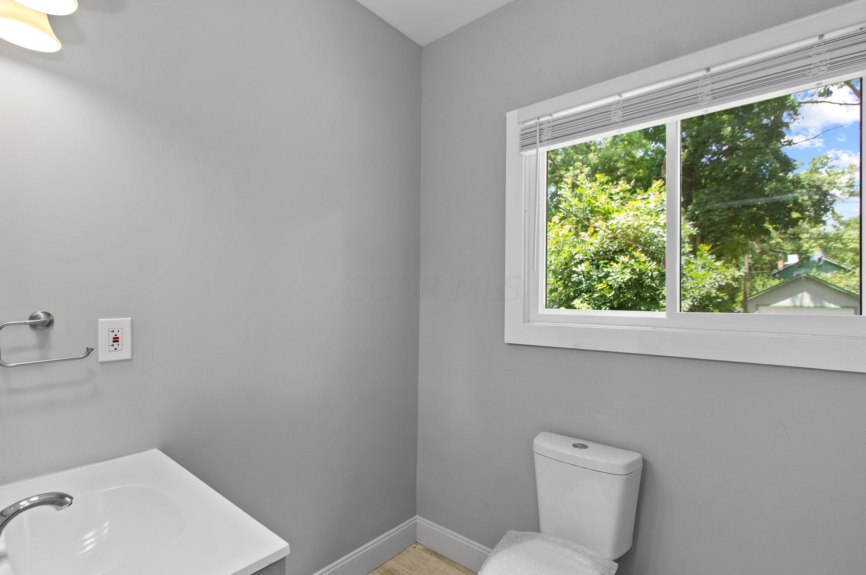 1482 Minnesota Ave, Columbus OH  43211-1443 exterior