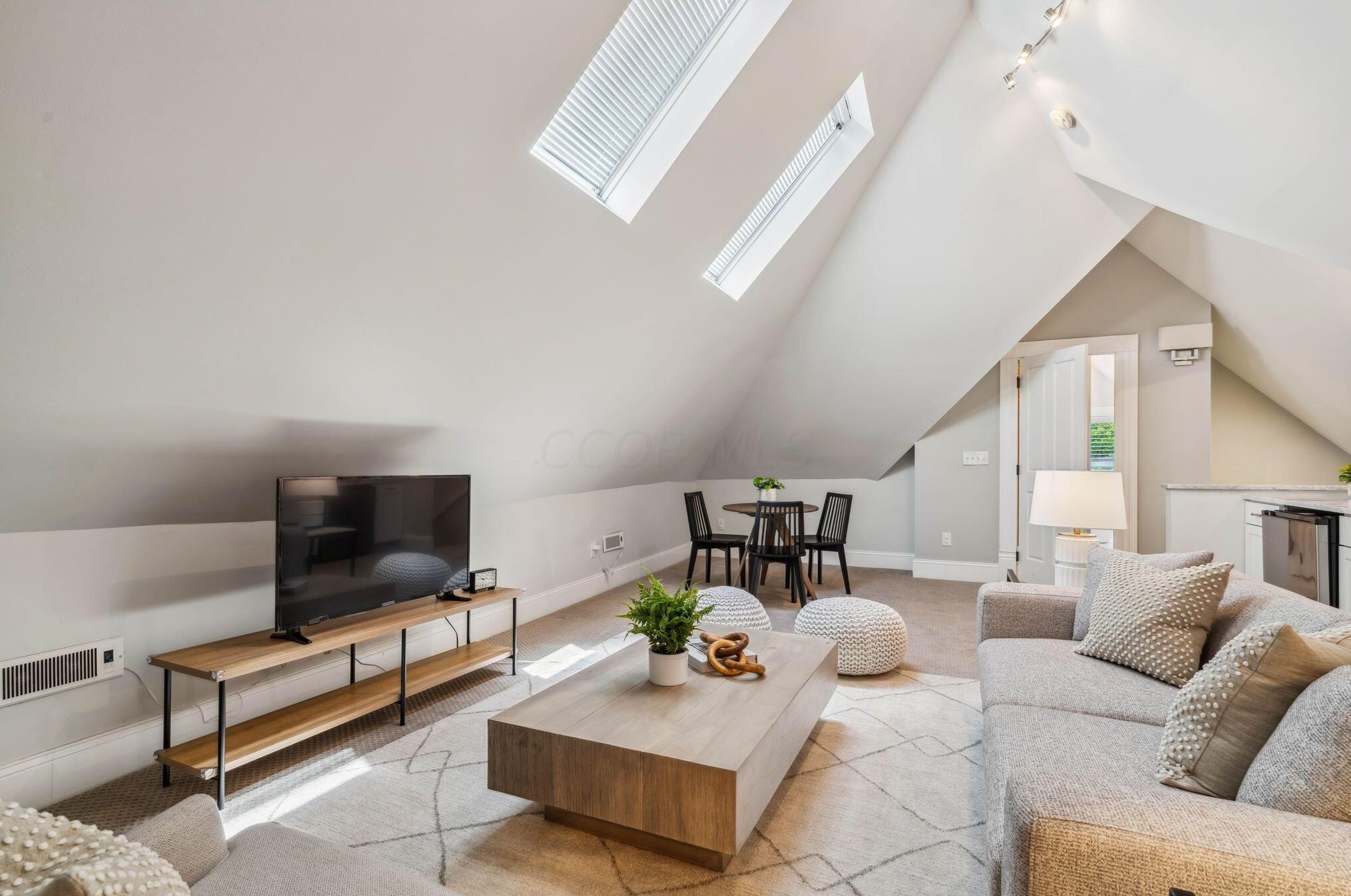 181 Thurman Ave, Columbus OH 43206-3216 exterior