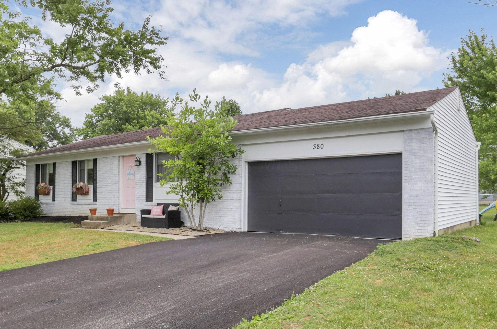 380 Hilltop Dr, Pickerington, OH 43147