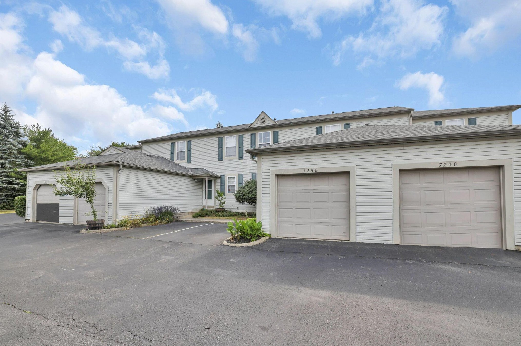 7296 Donovan Dr, Blacklick, OH 43004-9490