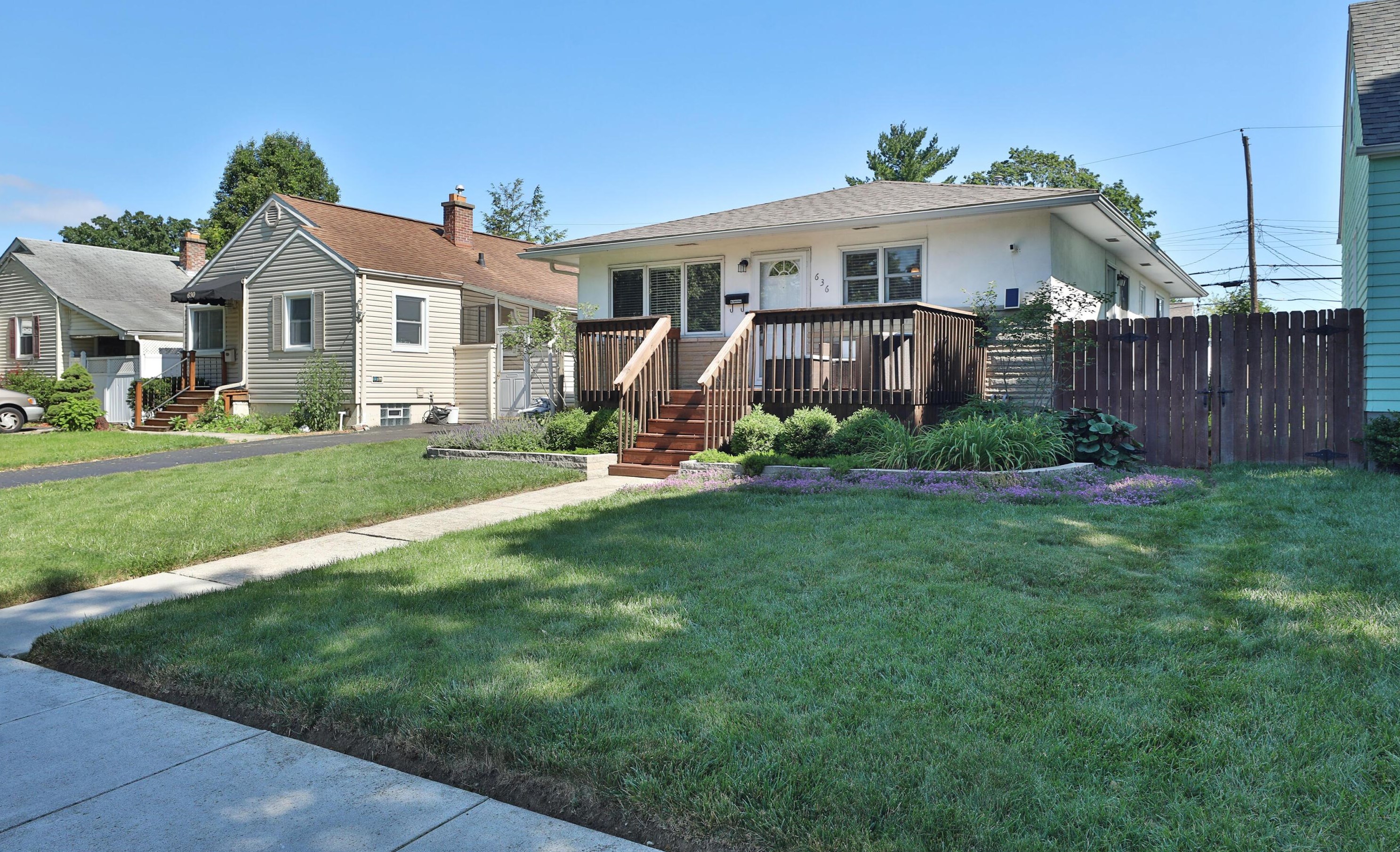 636 Jeffrey Pl, Columbus, OH 43214-1829