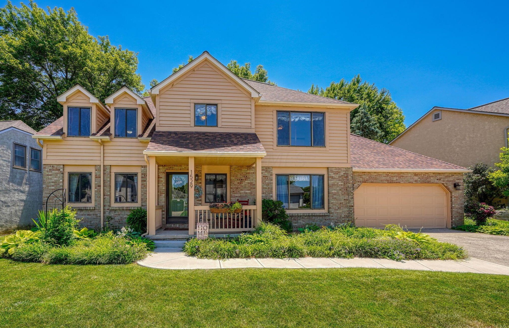 1529 Buckpoint Ln, Sharon Township, OH 43085