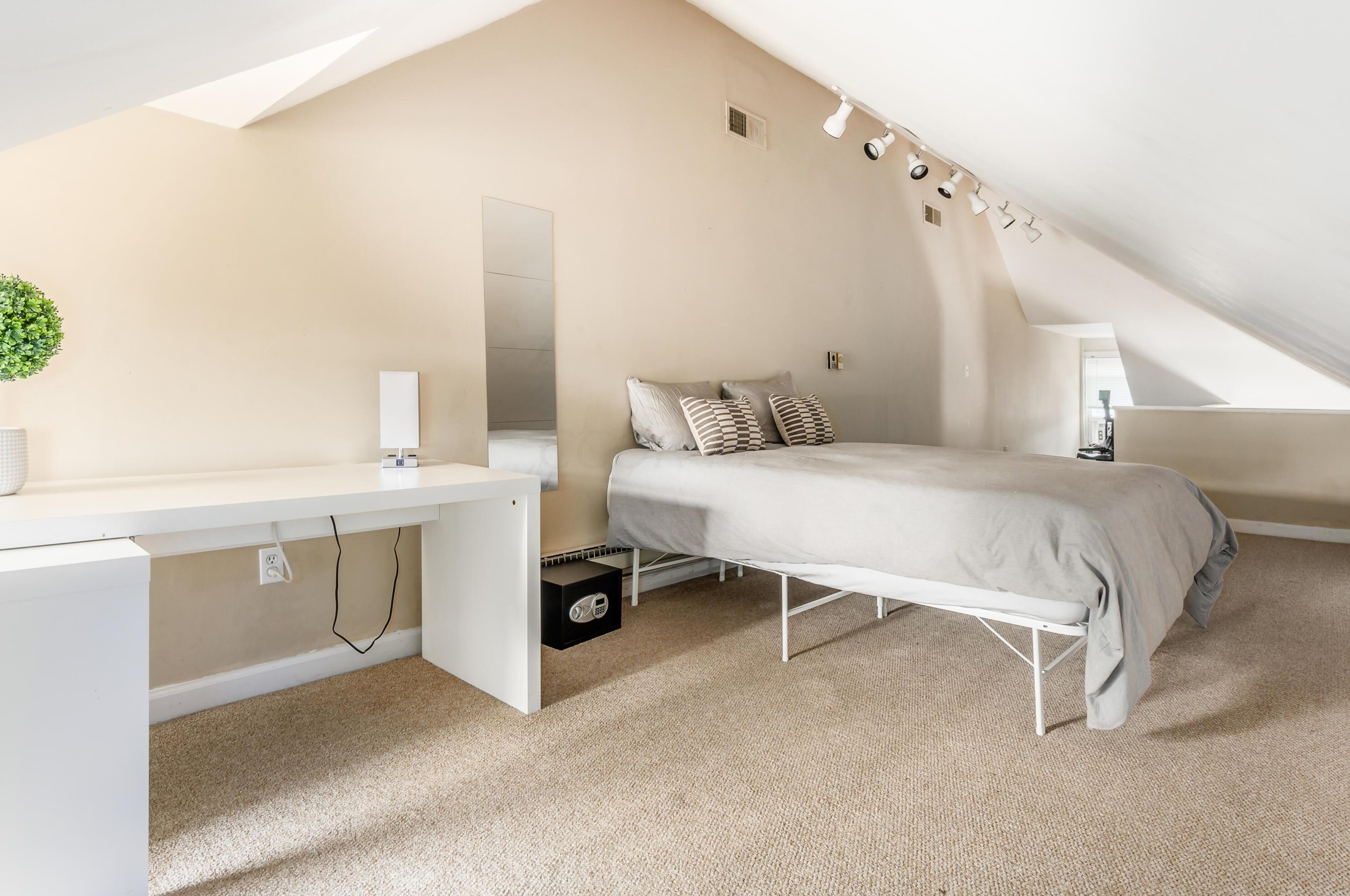 373 Wilber Ave, Columbus OH  43215-1313 exterior