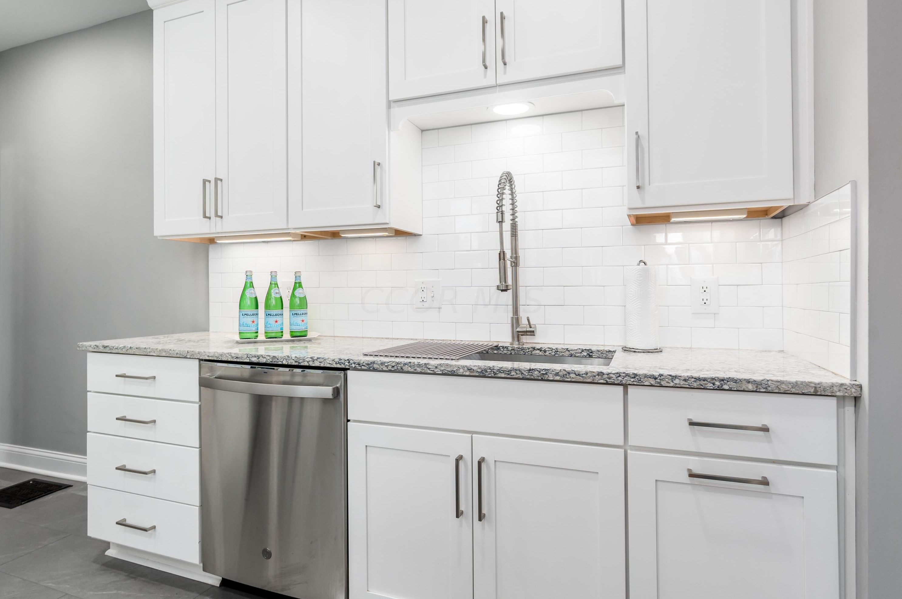 373 Wilber Ave, Columbus OH  43215-1313 exterior