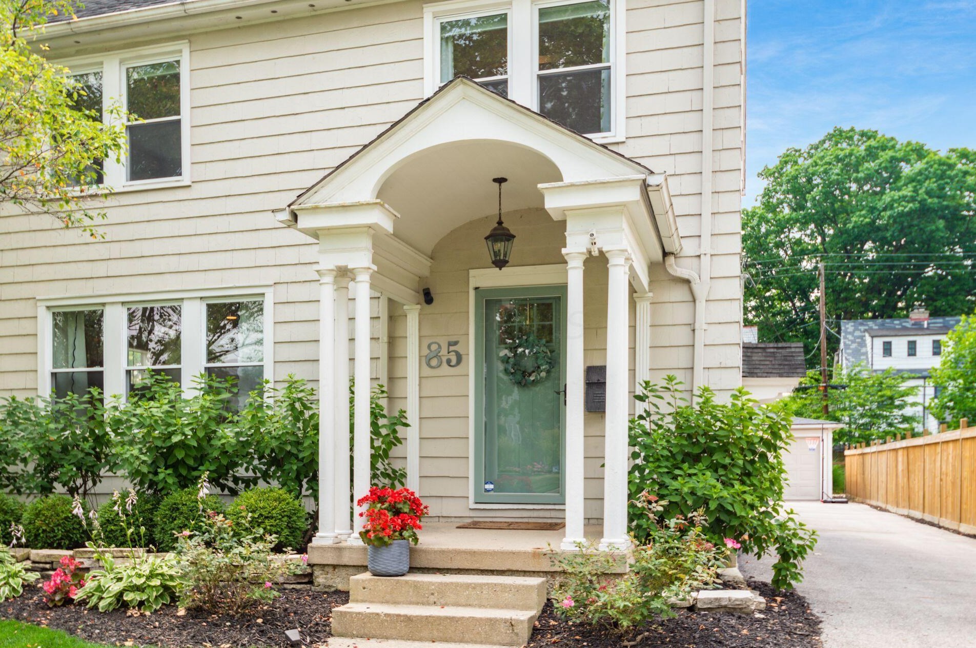 85 Remington Rd, Columbus OH  43209-1442 exterior