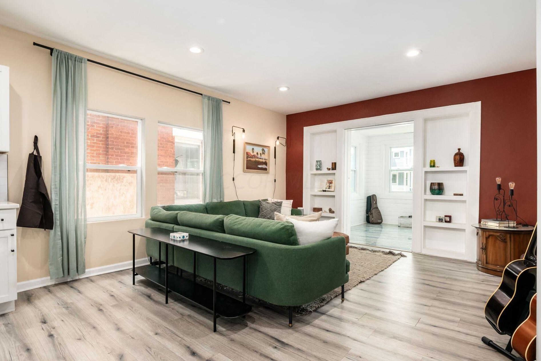 1385 Long St, Columbus OH  43203-1990 exterior