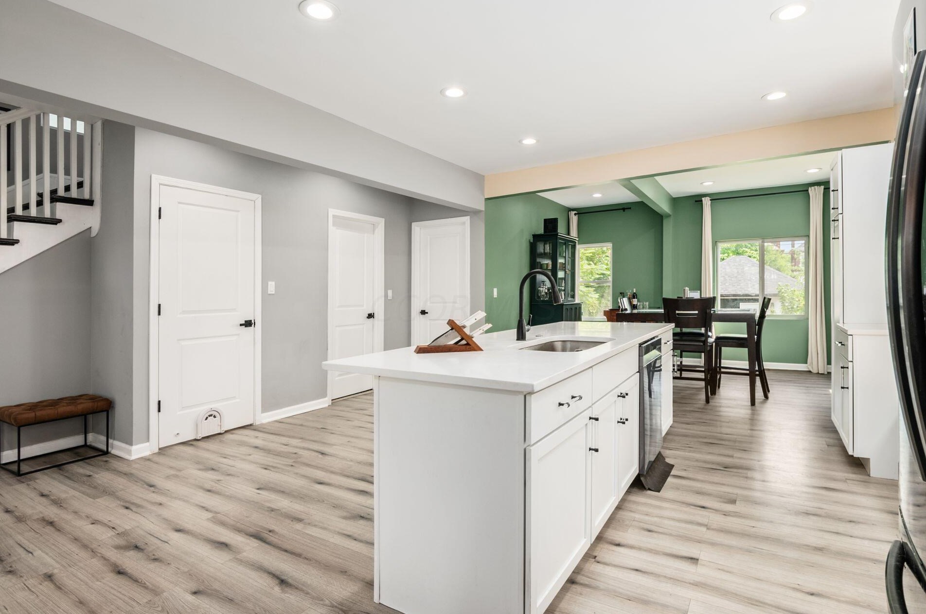 1385 Long St, Columbus OH  43203-1990 exterior