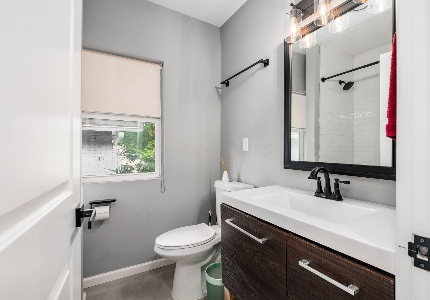 1385 Long St, Columbus OH  43203-1990 exterior