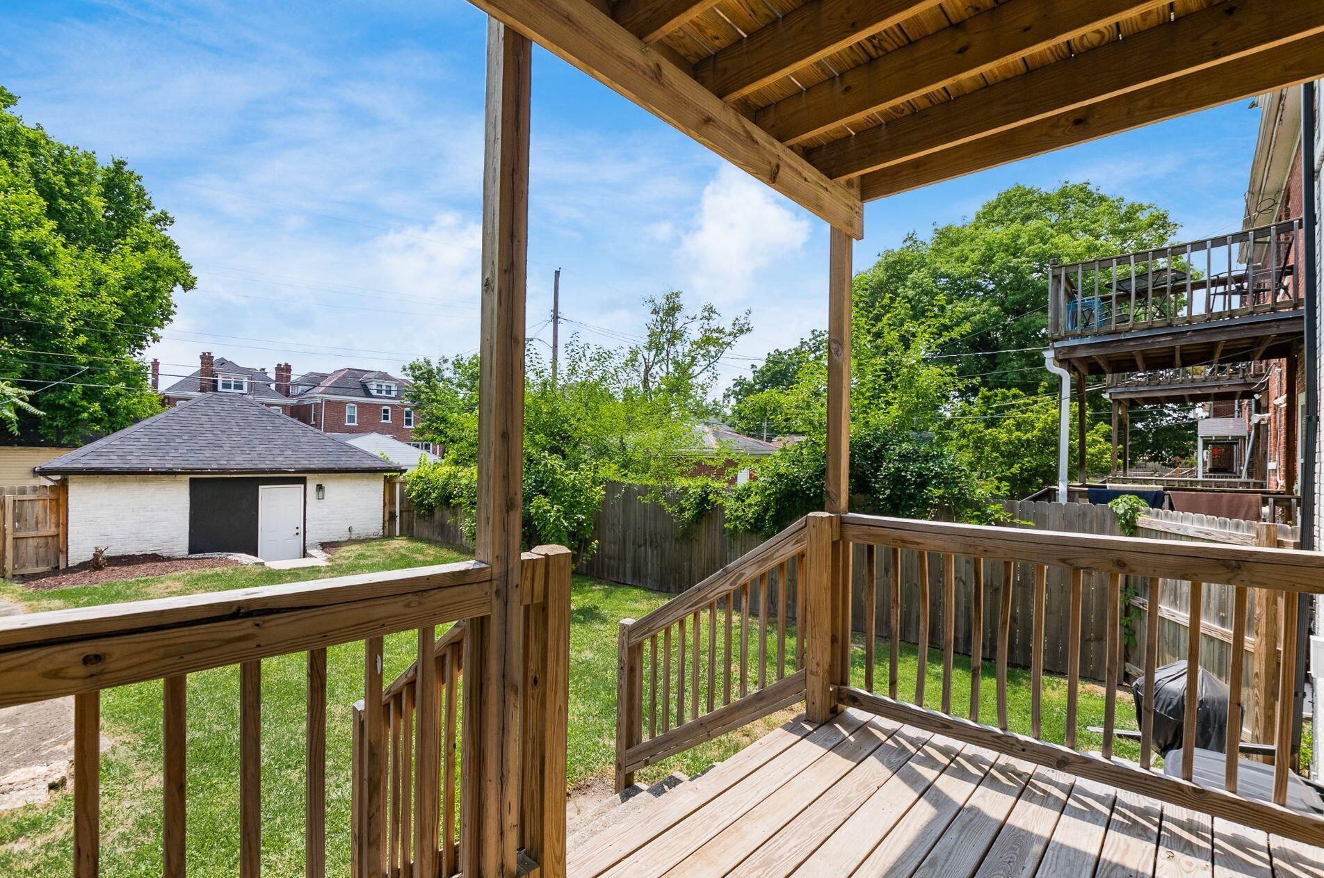 1385 Long St, Columbus OH  43203-1990 exterior