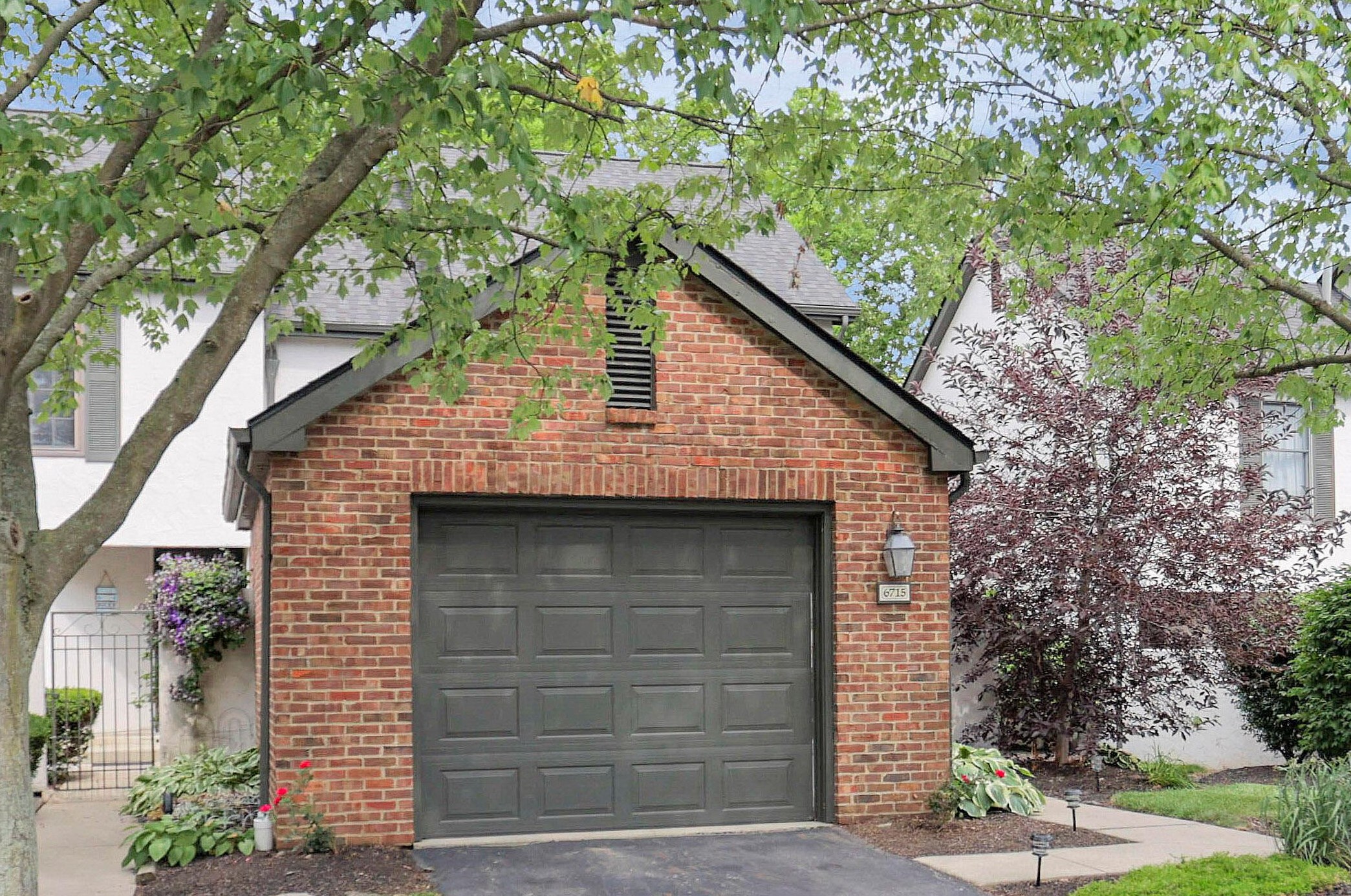 6715 Willow Grove Pl E, Dublin, OH 43017