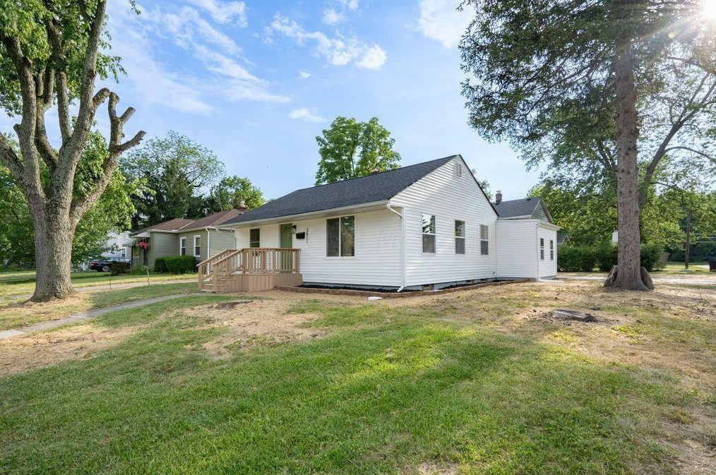 3021 Norwood St, Columbus, OH 43224-4239