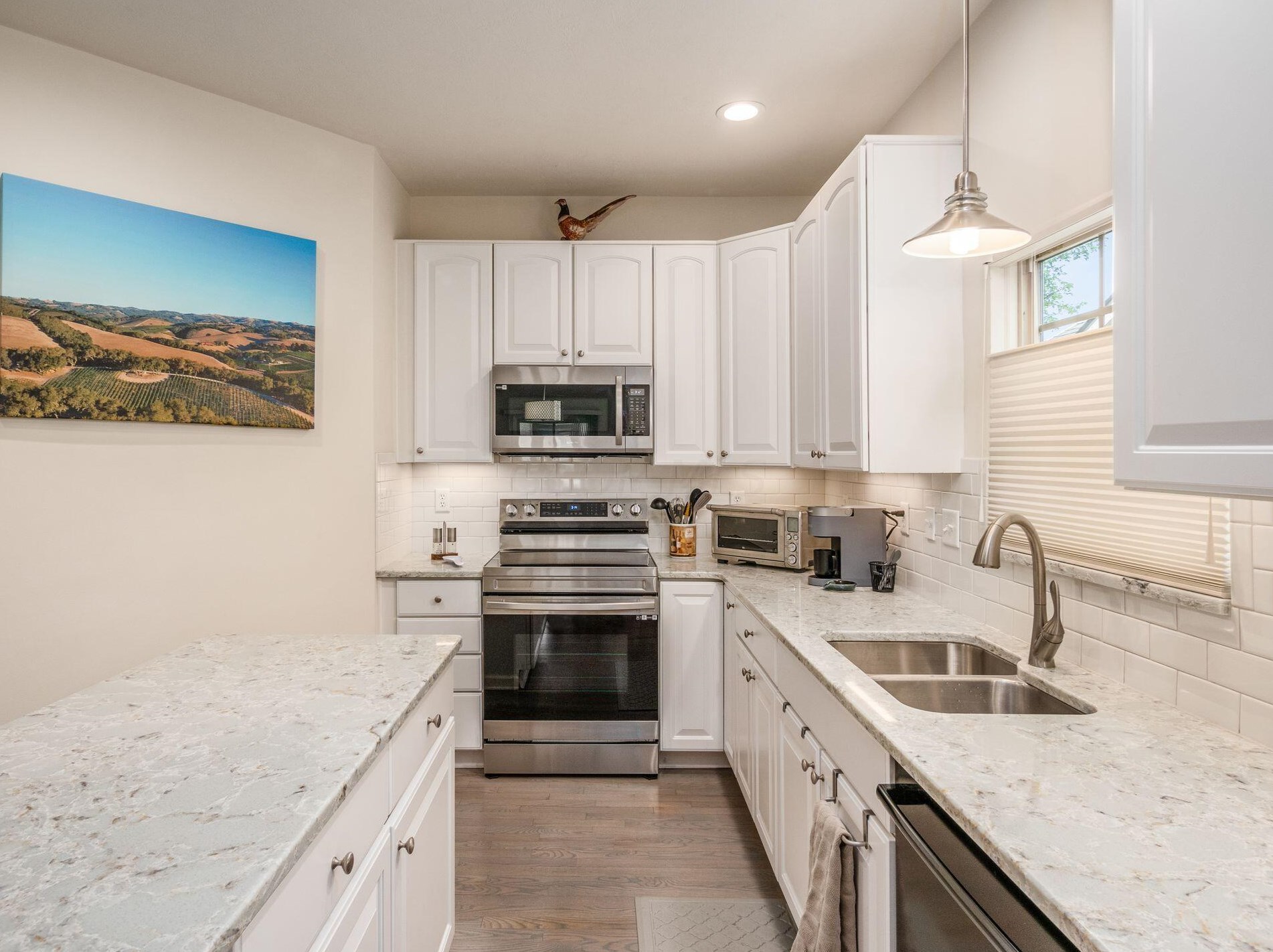 5937 Coventry Hurst Ln, Hilliard OH  43026-7393 exterior